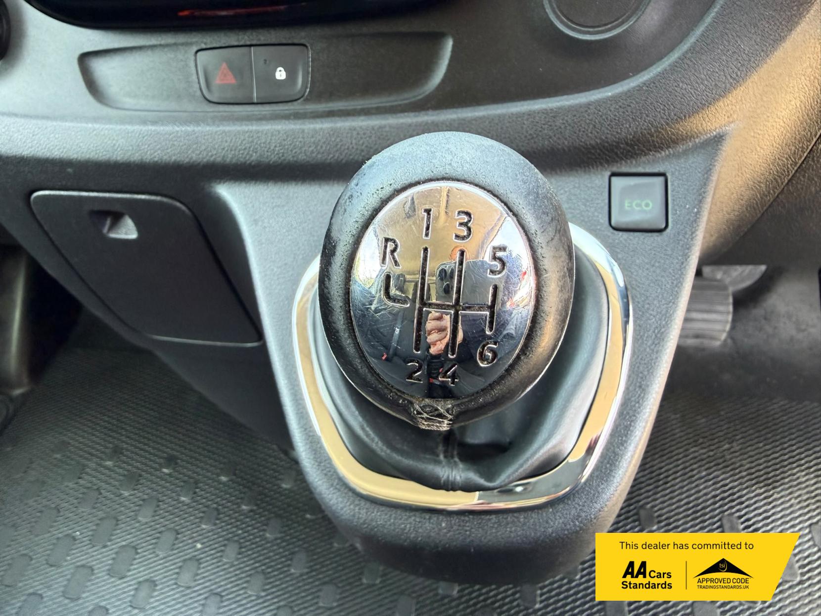 2017 Vauxhall Vivaro 1.6 CDTi 2900 BiTurbo Sportive Panel Van 5dr Diesel Manual L1 H1 Euro 6 (s/s) (125 ps) - Thumbnail 35