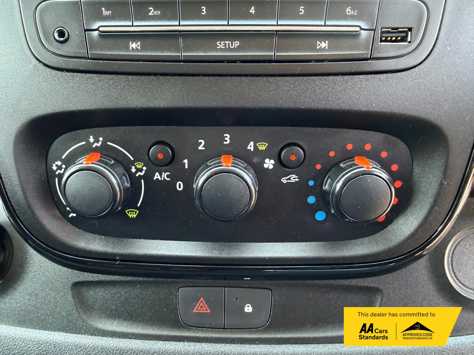 2017 Vauxhall Vivaro 1.6 CDTi 2900 BiTurbo Sportive Panel Van 5dr Diesel Manual L1 H1 Euro 6 (s/s) (125 ps) - Thumbnail 31