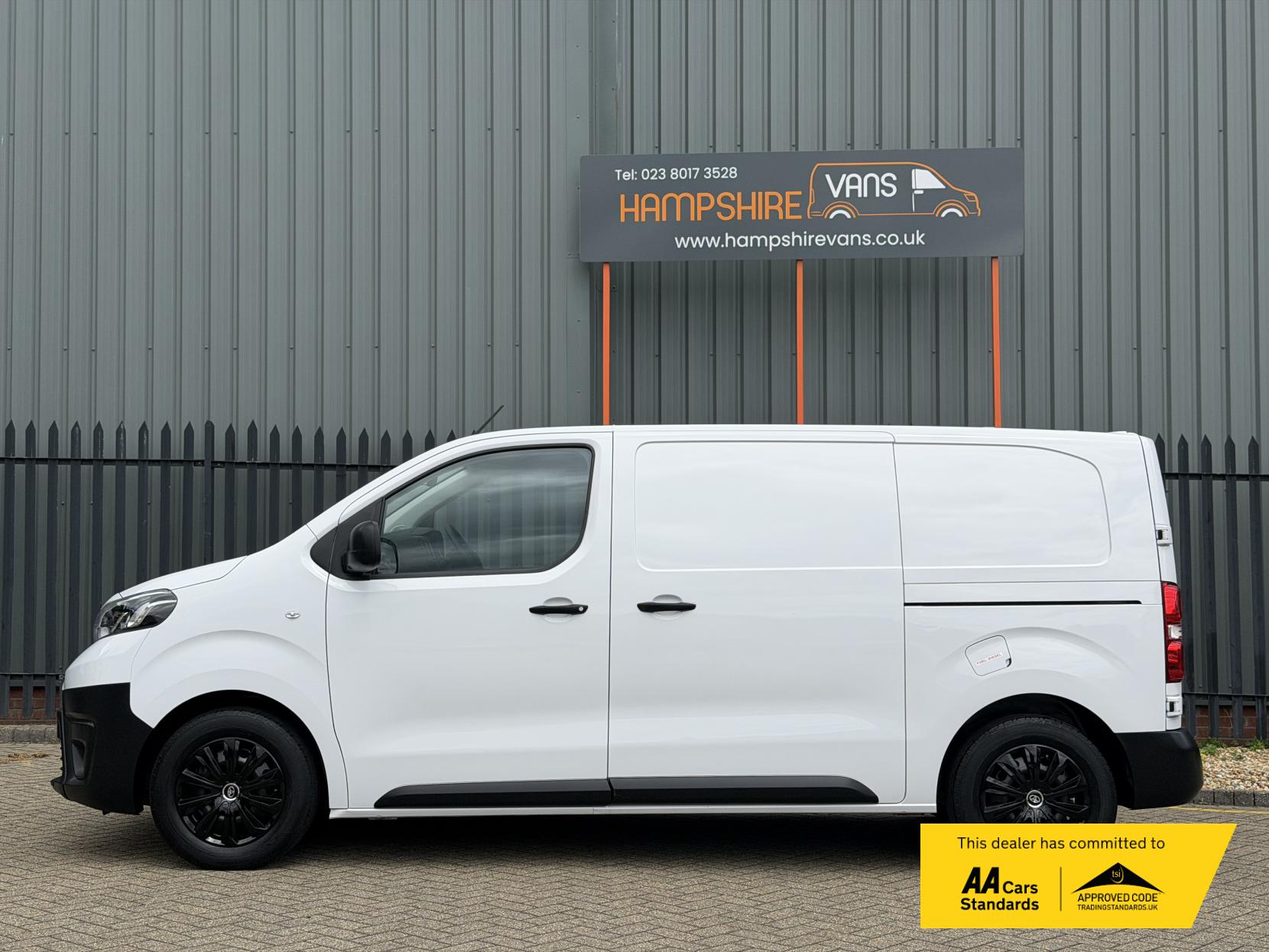 2023 Toyota ProAce 1.5D Icon Medium Panel Van 6dr Diesel Manual MWB Euro 6 (s/s) (120 bhp) - Thumbnail 7