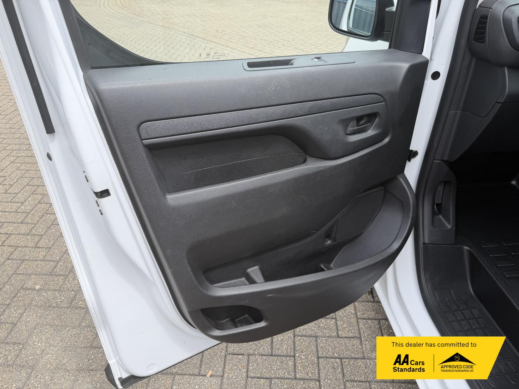 2023 Toyota ProAce 1.5D Icon Medium Panel Van 6dr Diesel Manual MWB Euro 6 (s/s) (120 bhp) - Thumbnail 31
