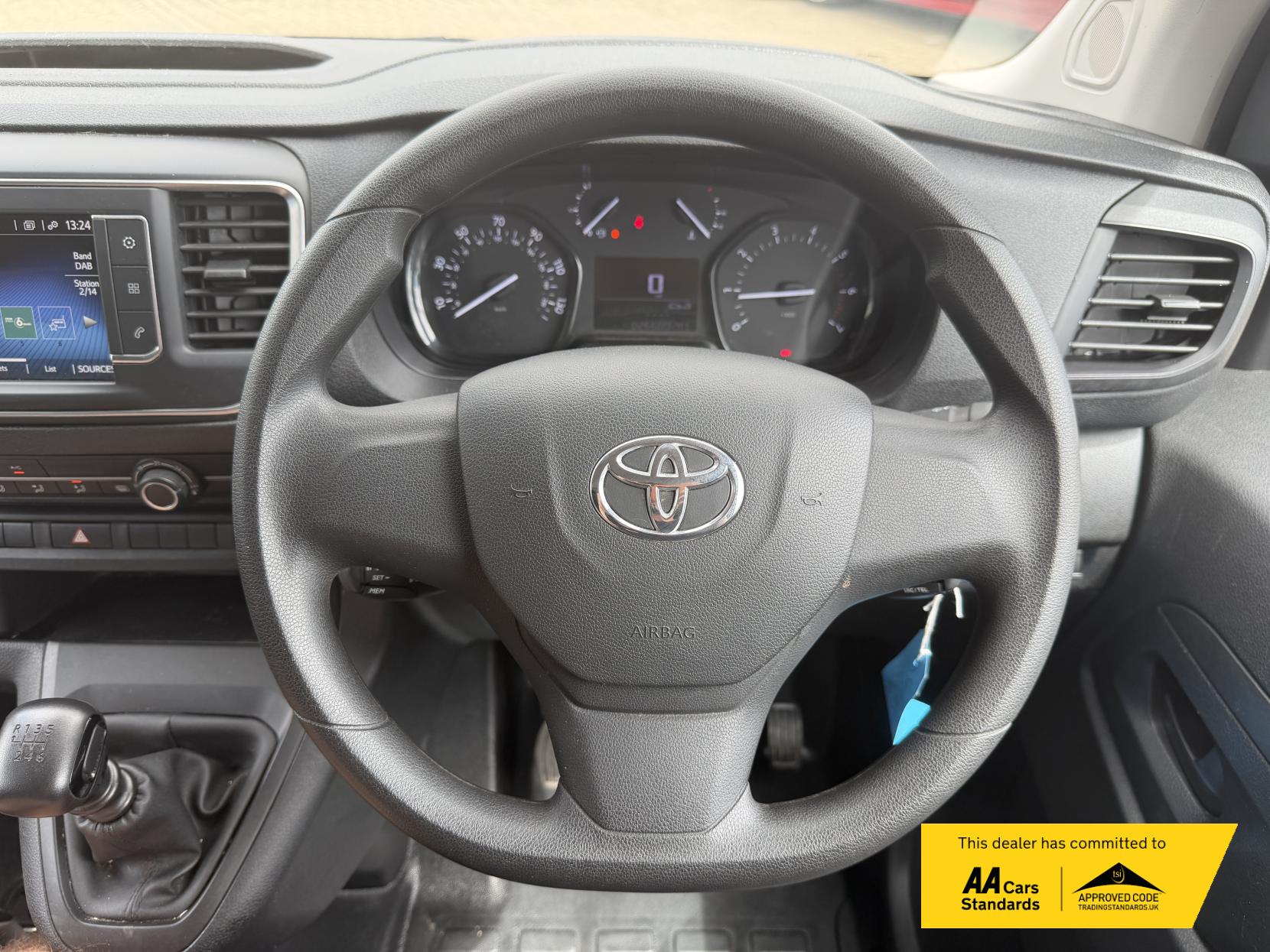 2023 Toyota ProAce 1.5D Icon Medium Panel Van 6dr Diesel Manual MWB Euro 6 (s/s) (120 bhp) - Thumbnail 41