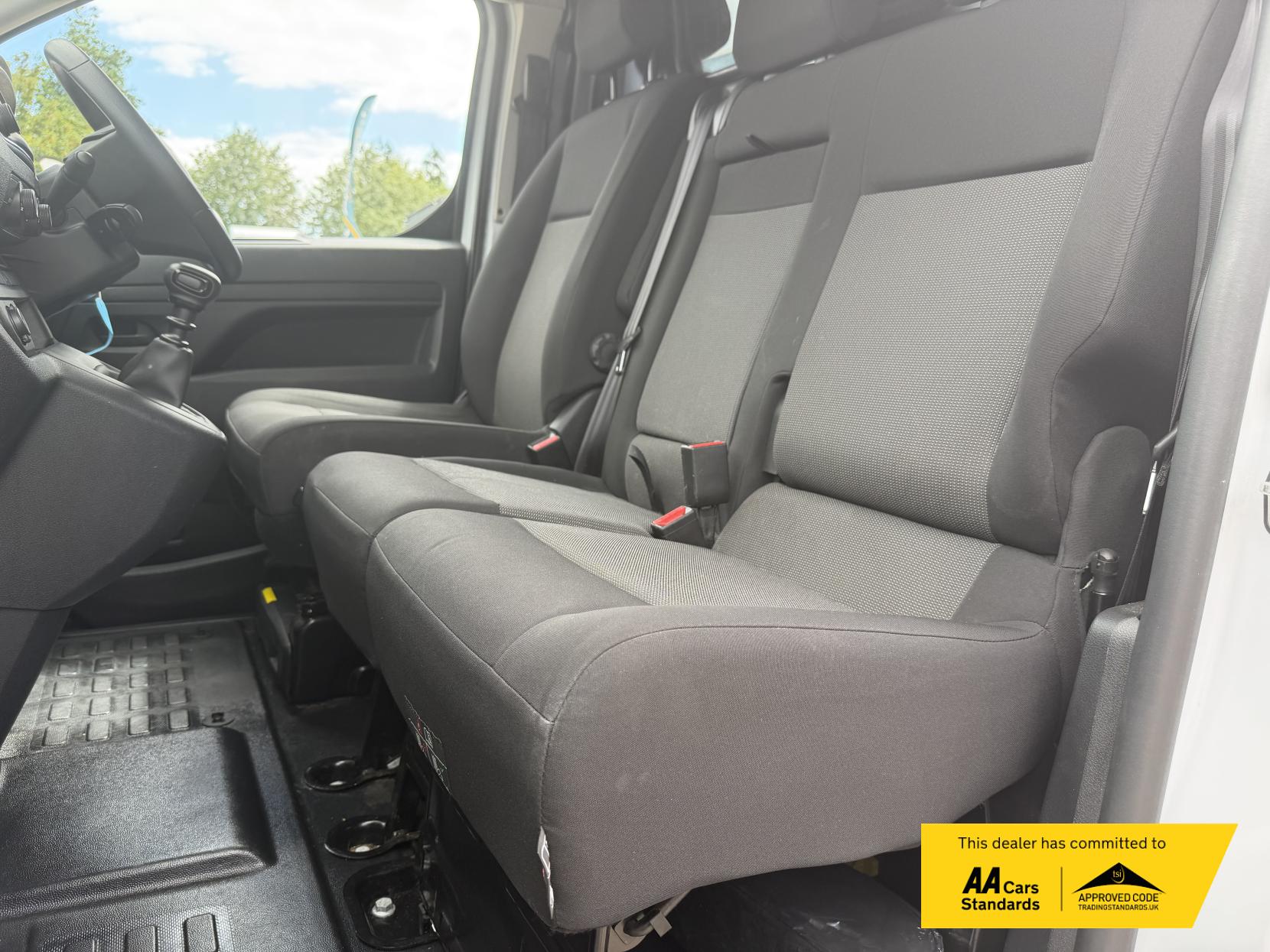 2023 Toyota ProAce 1.5D Icon Medium Panel Van 6dr Diesel Manual MWB Euro 6 (s/s) (120 bhp) - Thumbnail 15