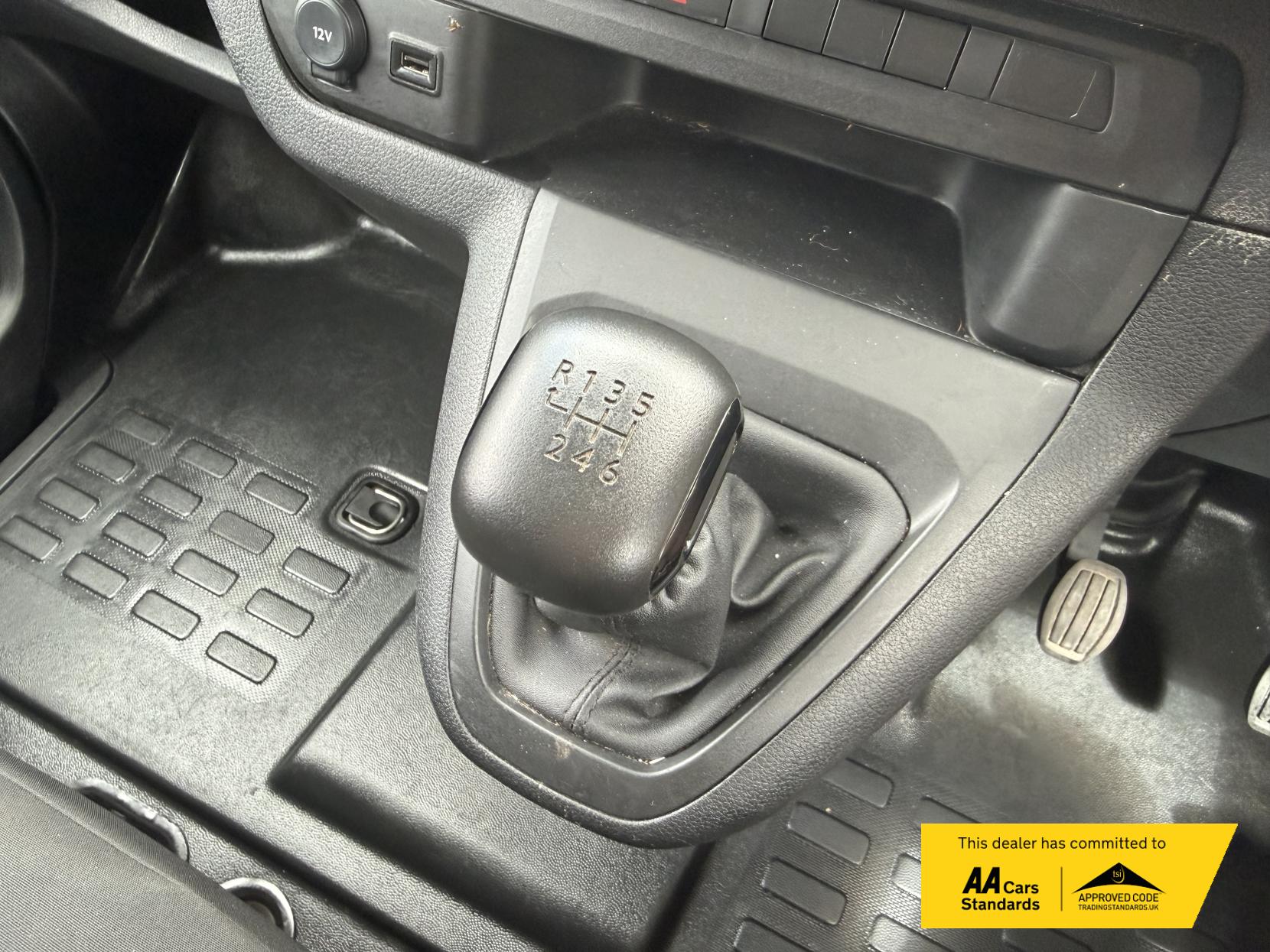 2023 Toyota ProAce 1.5D Icon Medium Panel Van 6dr Diesel Manual MWB Euro 6 (s/s) (120 bhp) - Thumbnail 35
