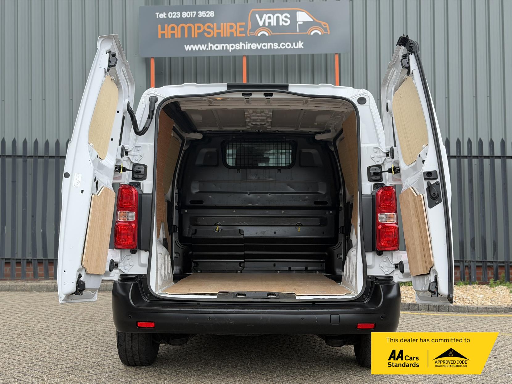 2023 Toyota ProAce 1.5D Icon Medium Panel Van 6dr Diesel Manual MWB Euro 6 (s/s) (120 bhp) - Thumbnail 21
