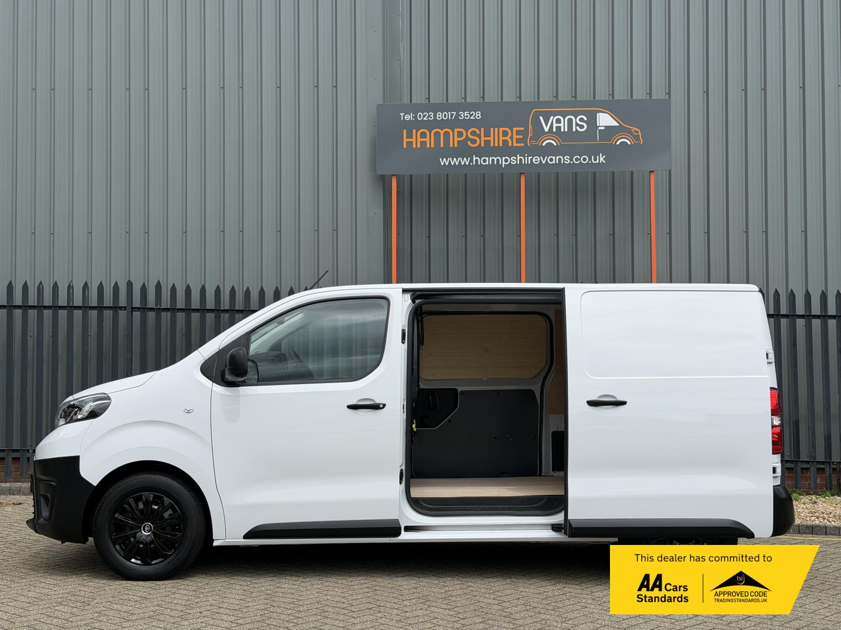 2023 Toyota ProAce 1.5D Icon Medium Panel Van 6dr Diesel Manual MWB Euro 6 (s/s) (120 bhp) - Thumbnail 8