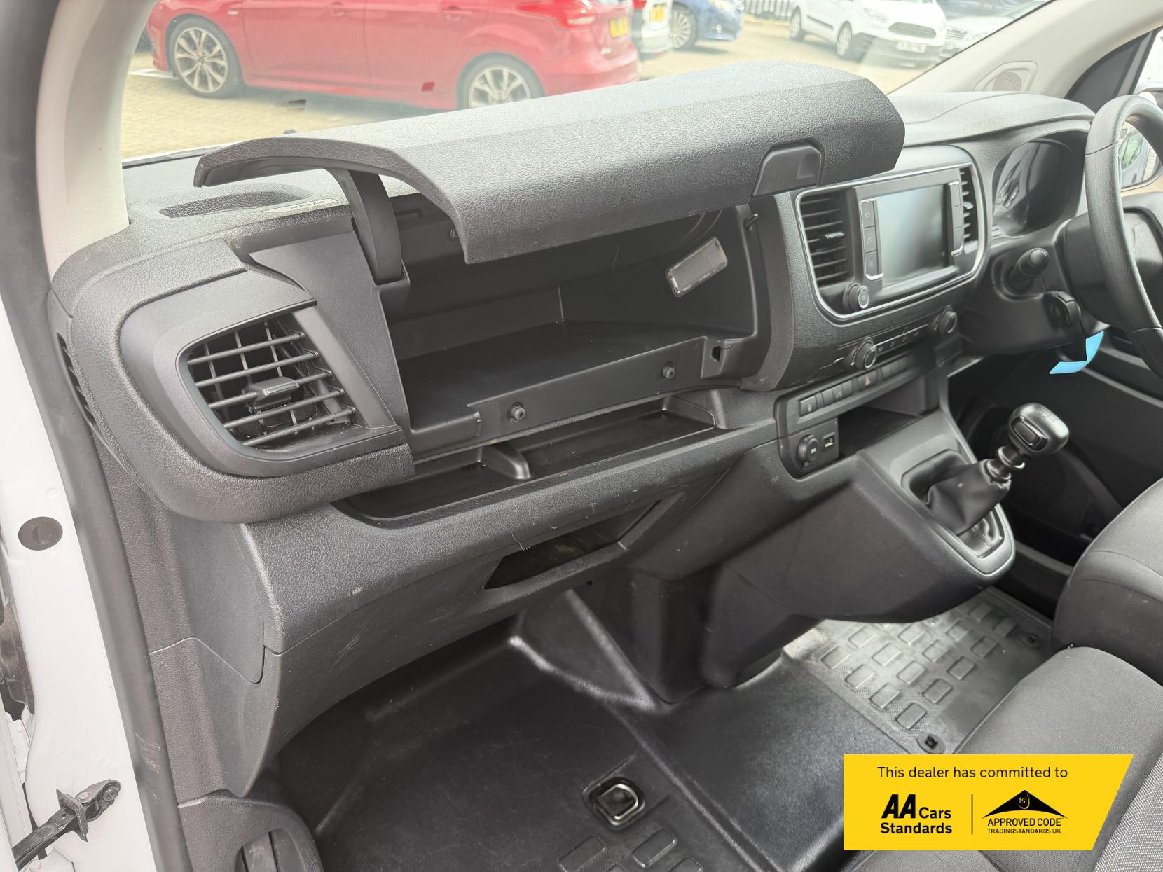 2023 Toyota ProAce 1.5D Icon Medium Panel Van 6dr Diesel Manual MWB Euro 6 (s/s) (120 bhp) - Thumbnail 34
