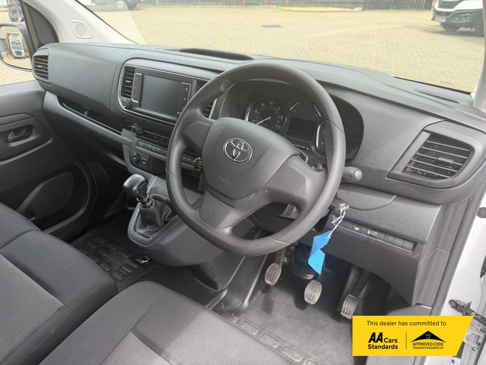 2023 Toyota ProAce 1.5D Icon Medium Panel Van 6dr Diesel Manual MWB Euro 6 (s/s) (120 bhp) - Thumbnail 44