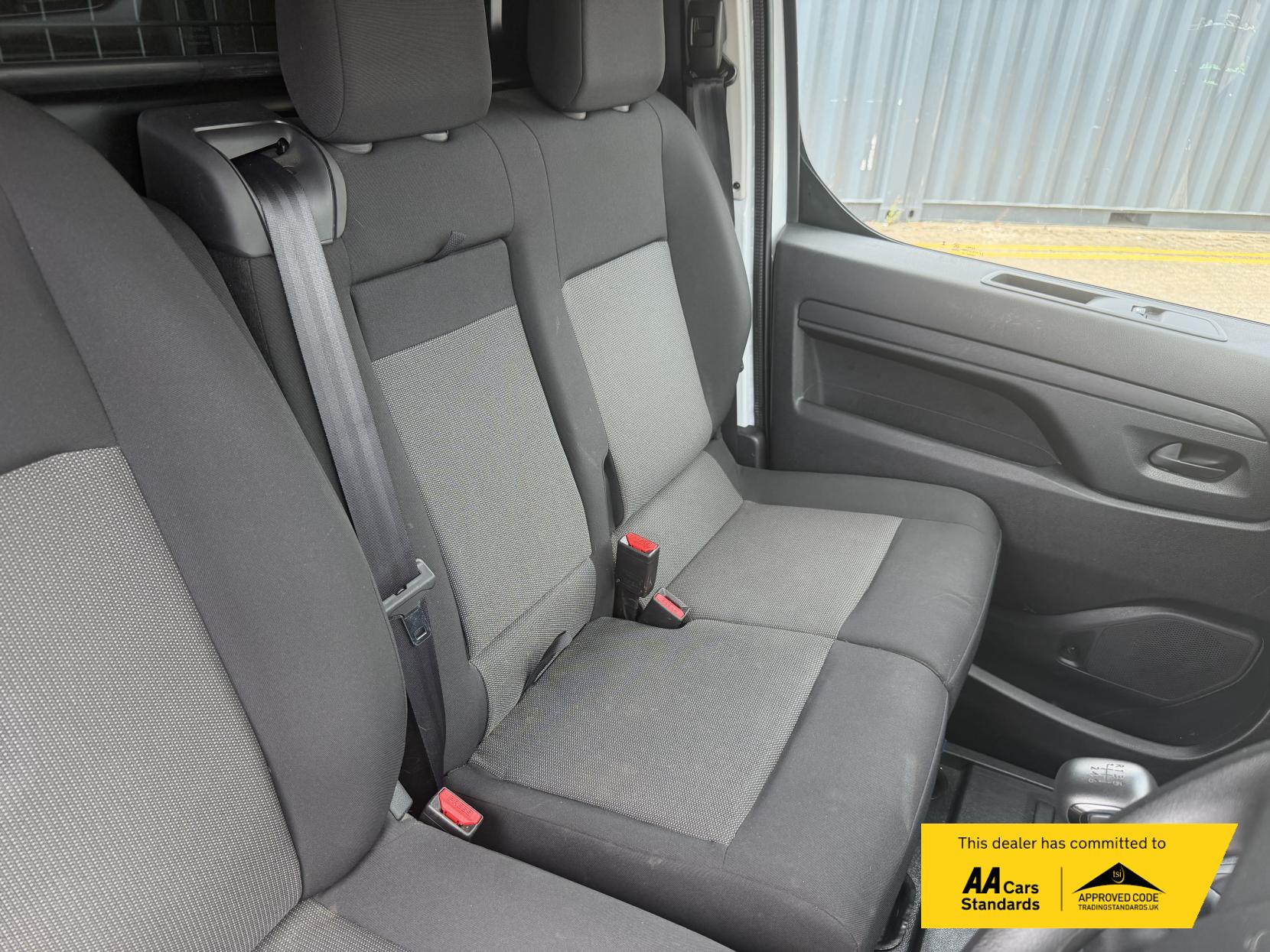 2023 Toyota ProAce 1.5D Icon Medium Panel Van 6dr Diesel Manual MWB Euro 6 (s/s) (120 bhp) - Thumbnail 17