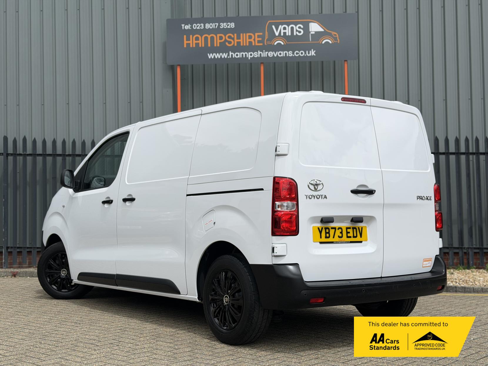 2023 Toyota ProAce 1.5D Icon Medium Panel Van 6dr Diesel Manual MWB Euro 6 (s/s) (120 bhp) - Thumbnail 4