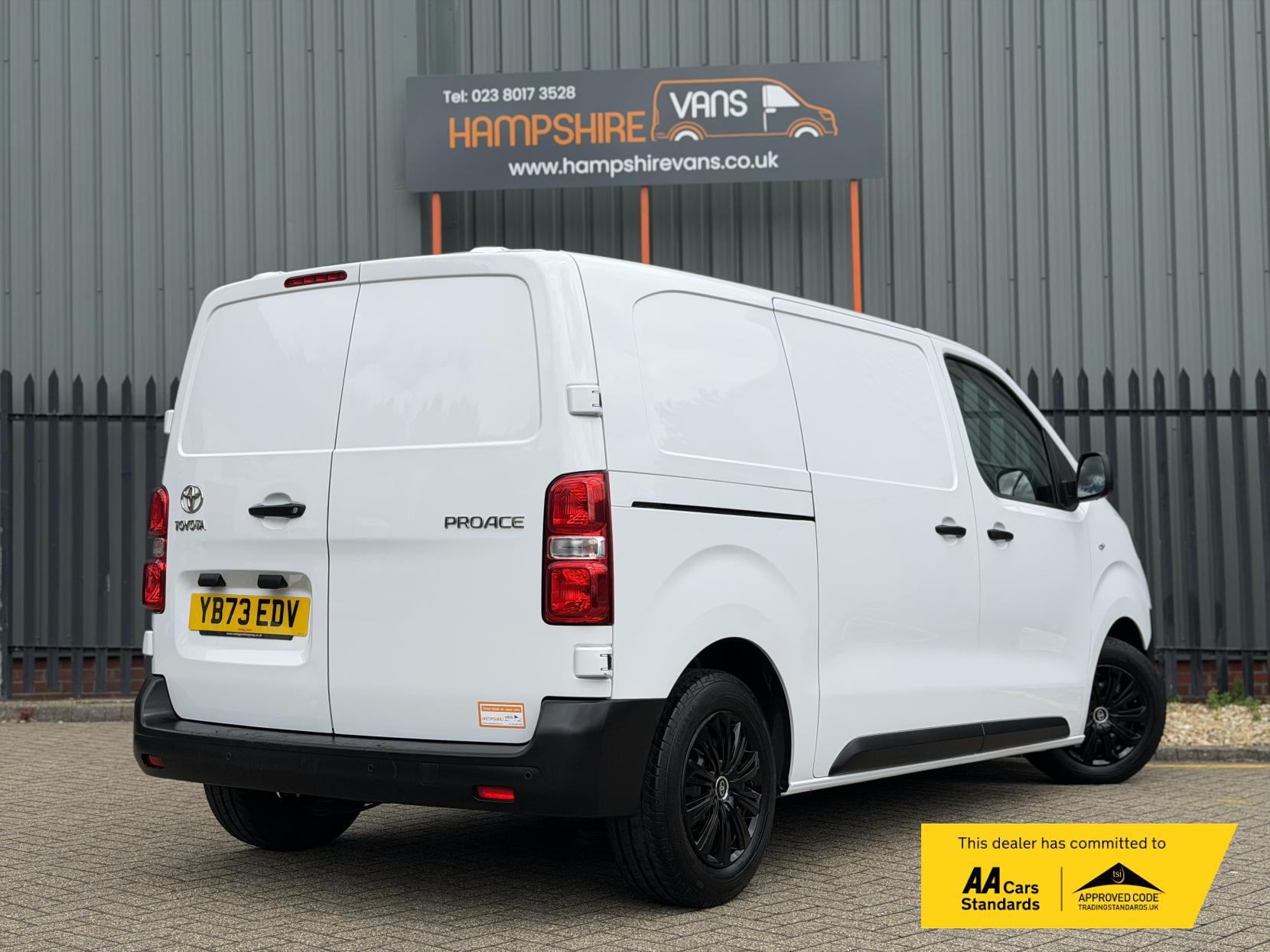 2023 Toyota ProAce 1.5D Icon Medium Panel Van 6dr Diesel Manual MWB Euro 6 (s/s) (120 bhp) - Thumbnail 3
