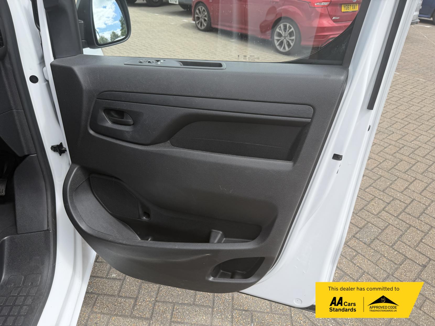 2023 Toyota ProAce 1.5D Icon Medium Panel Van 6dr Diesel Manual MWB Euro 6 (s/s) (120 bhp) - Thumbnail 46