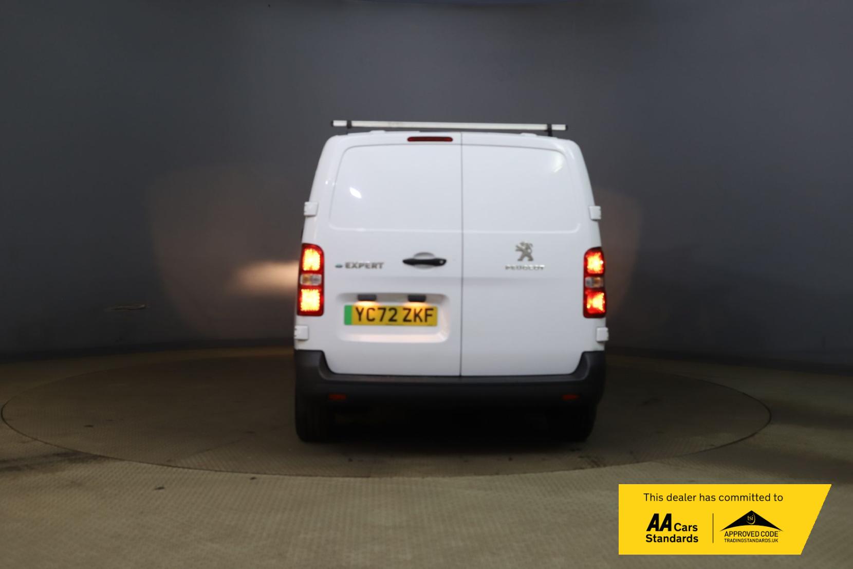 Peugeot e-Expert e 1200 75kWh Professional Standard Panel Van 6dr Electric Auto MWB (136 ps)