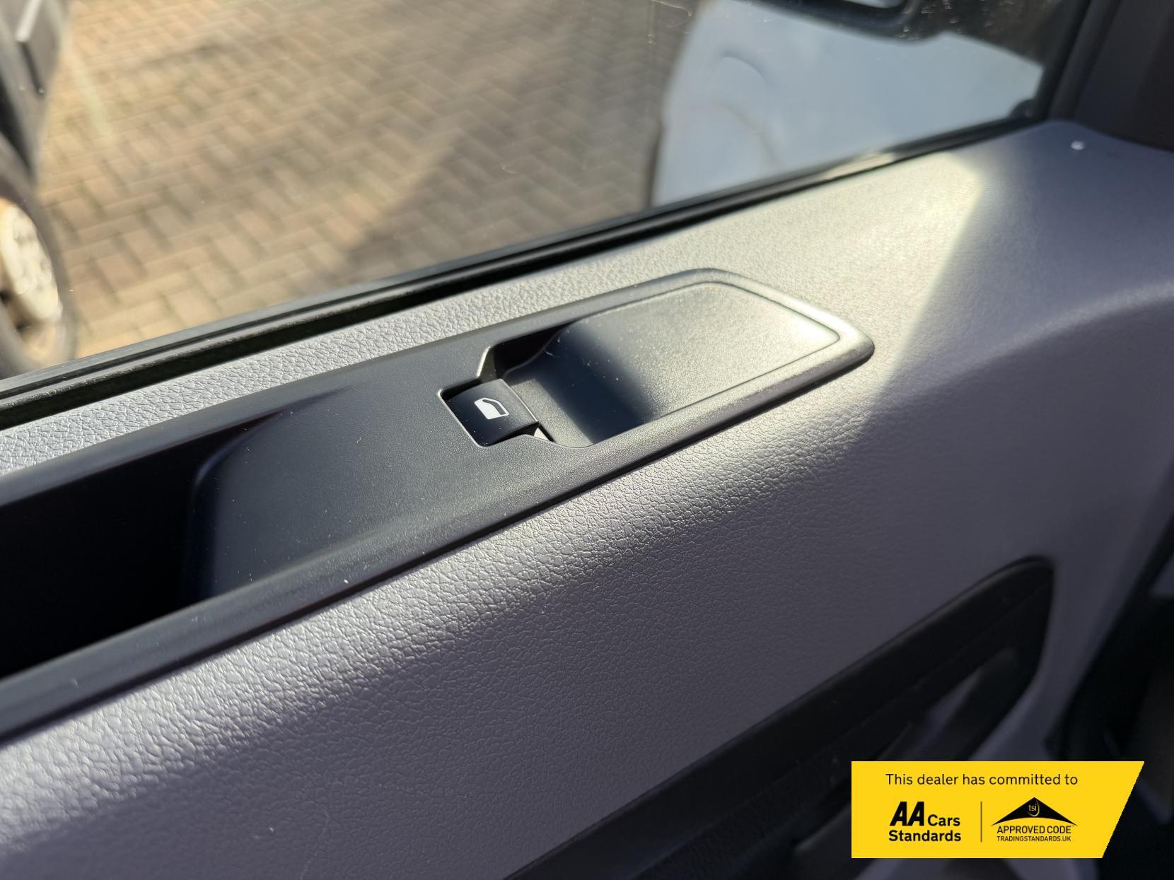 Peugeot e-Expert e 1200 75kWh Professional Standard Panel Van 6dr Electric Auto MWB (136 ps)