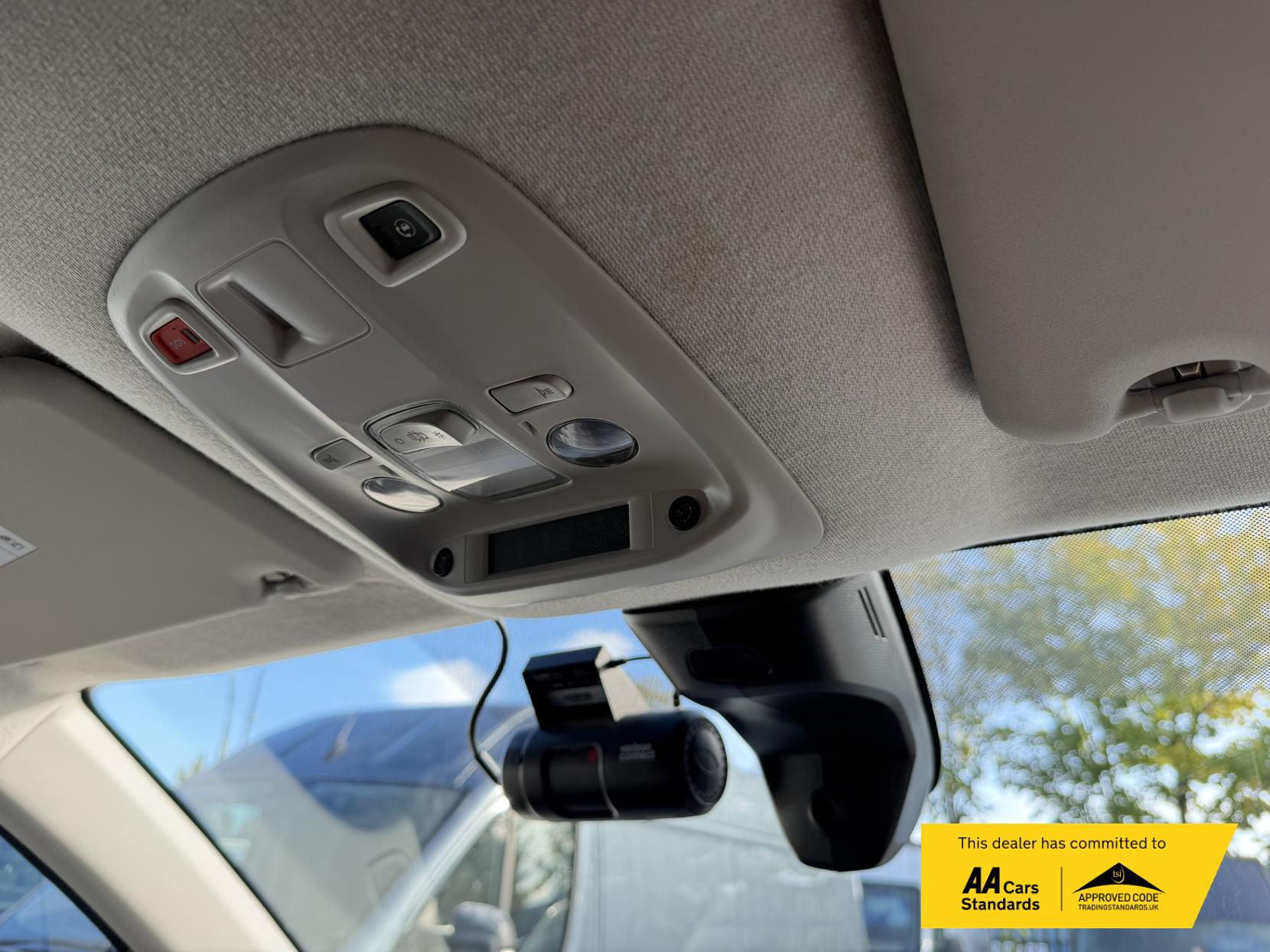 Peugeot e-Expert e 1200 75kWh Professional Standard Panel Van 6dr Electric Auto MWB (136 ps)