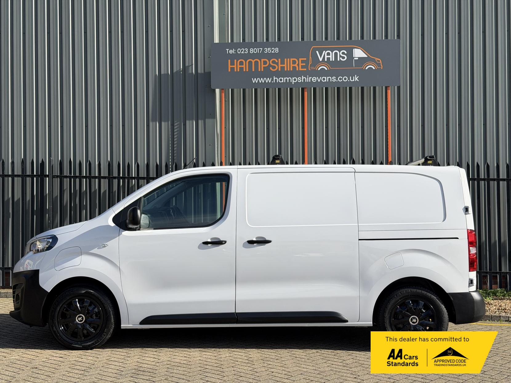Peugeot e-Expert e 1200 75kWh Professional Standard Panel Van 6dr Electric Auto MWB (136 ps)
