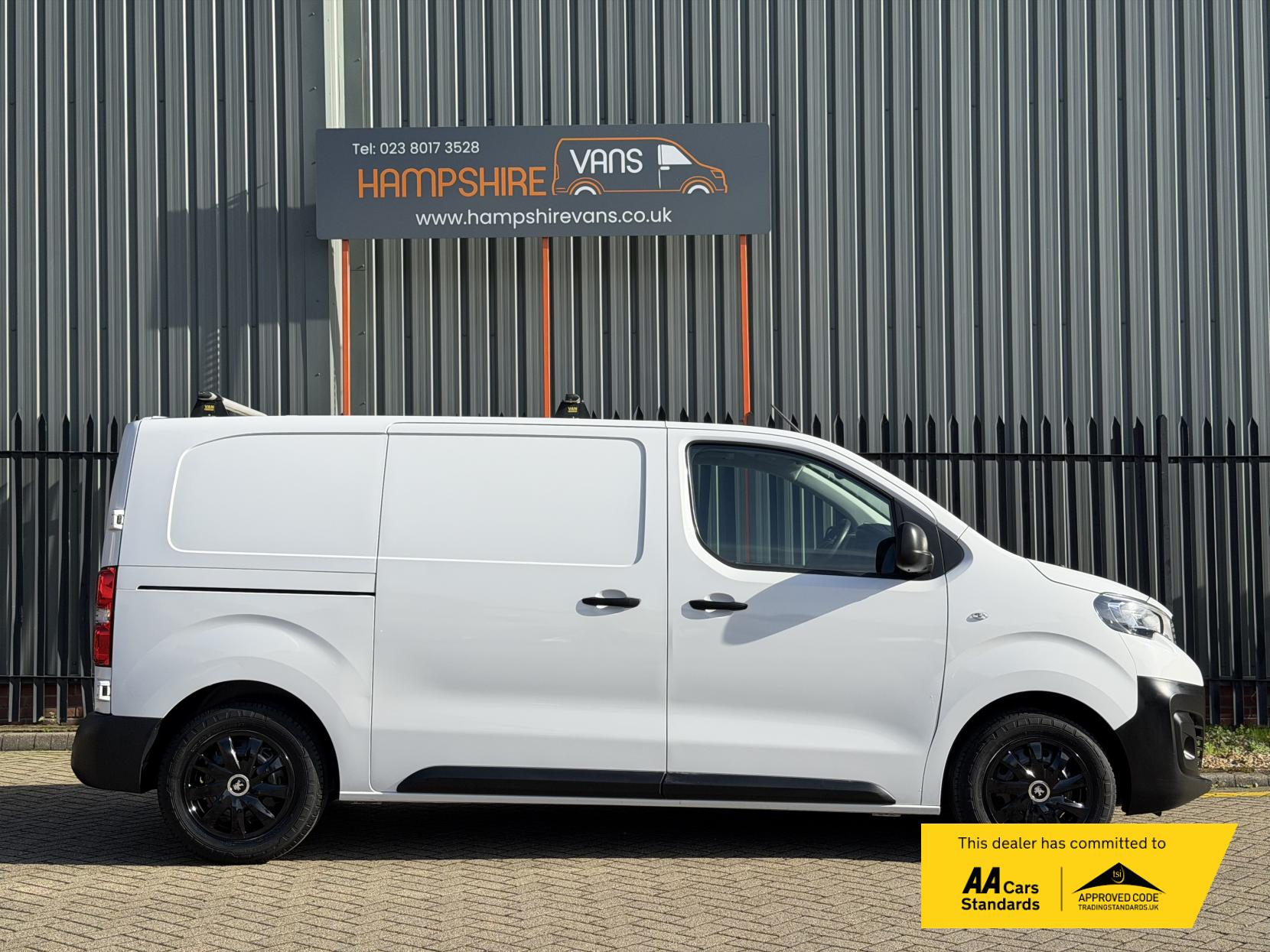 Peugeot e-Expert e 1200 75kWh Professional Standard Panel Van 6dr Electric Auto MWB (136 ps)