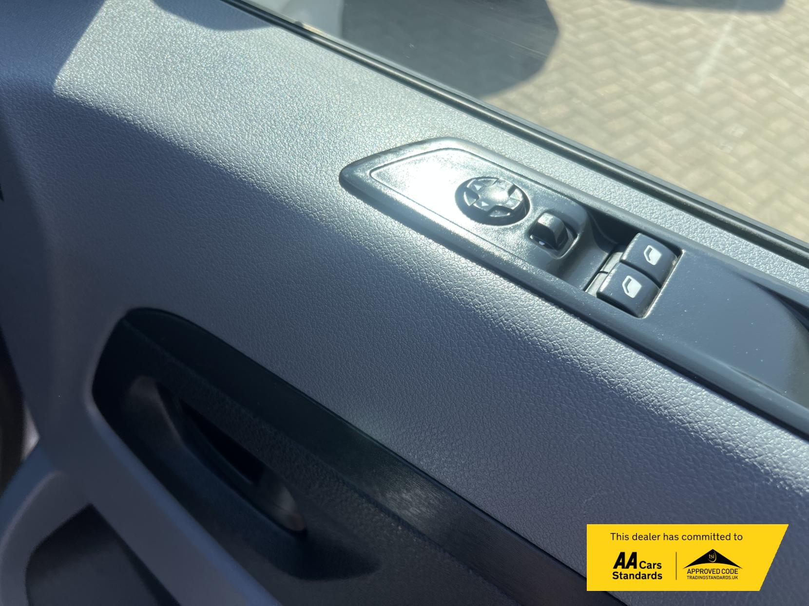 Peugeot e-Expert e 1200 75kWh Professional Standard Panel Van 6dr Electric Auto MWB (136 ps)