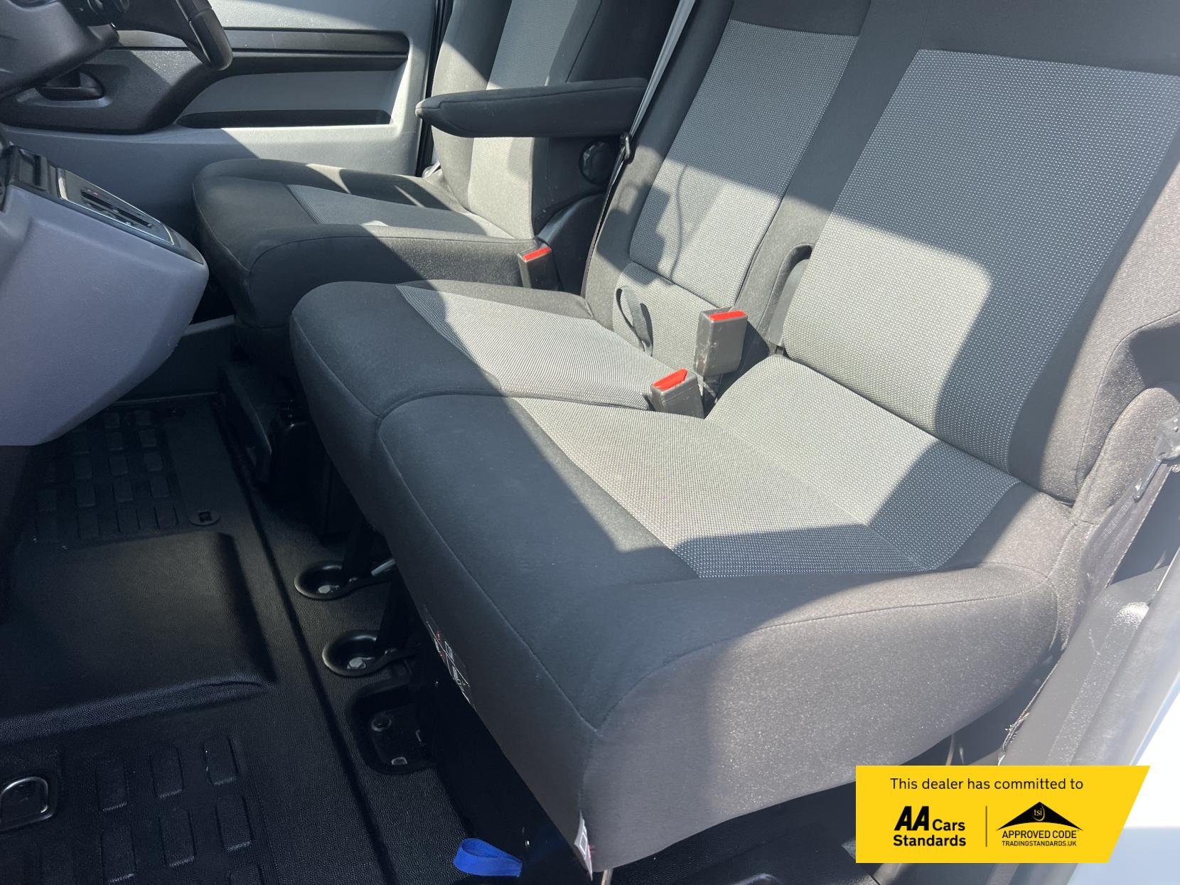 Peugeot e-Expert e 1200 75kWh Professional Standard Panel Van 6dr Electric Auto MWB (136 ps)