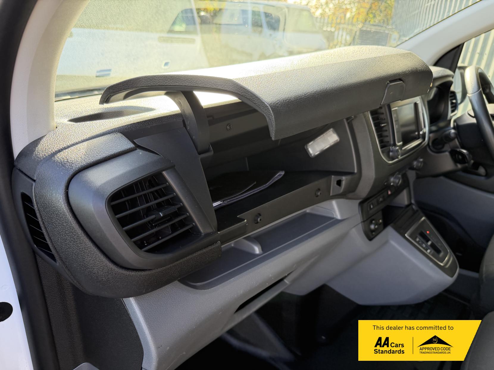 Peugeot e-Expert e 1200 75kWh Professional Standard Panel Van 6dr Electric Auto MWB (136 ps)