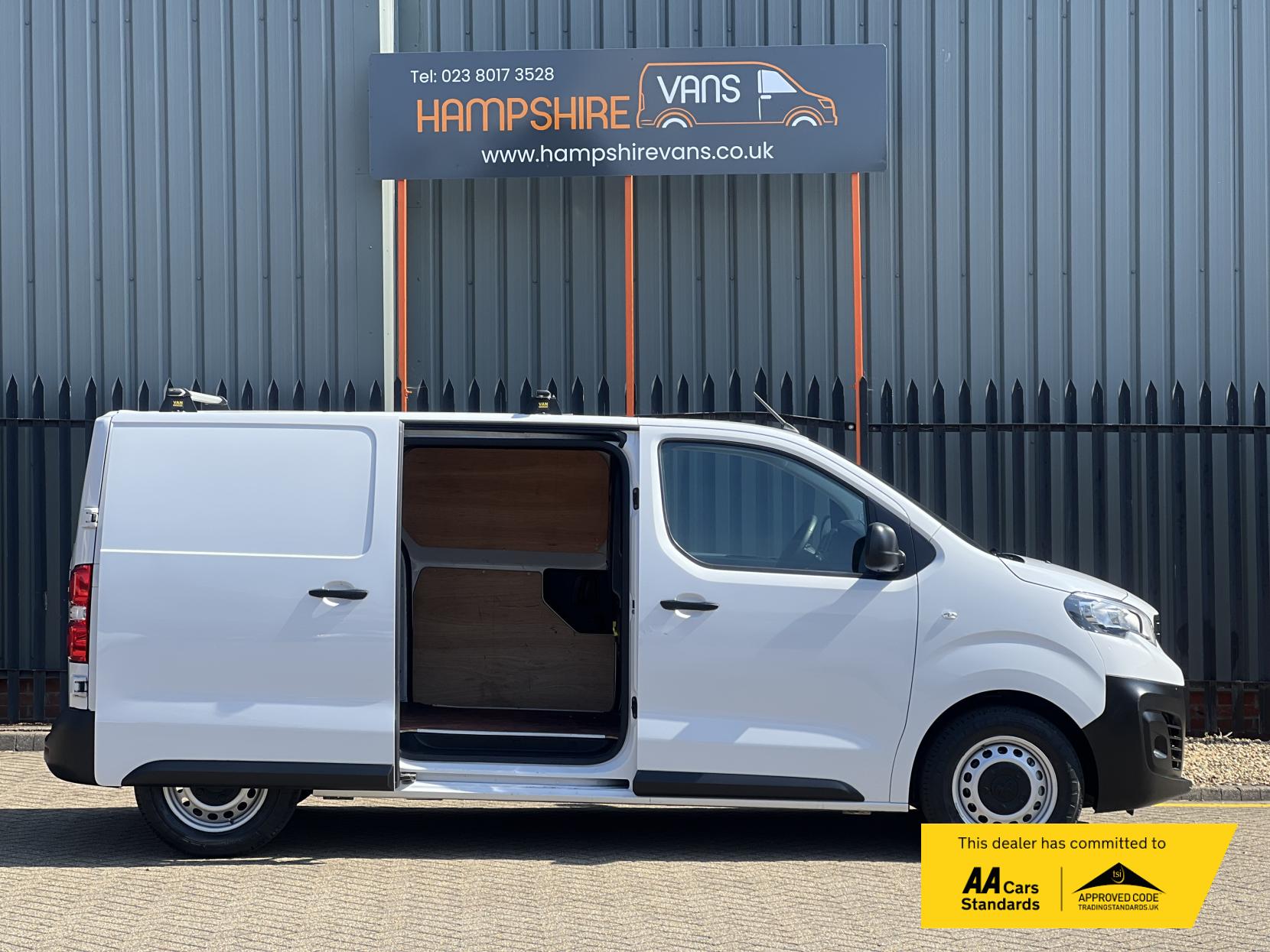 Peugeot e-Expert e 1200 75kWh Professional Standard Panel Van 6dr Electric Auto MWB (136 ps)