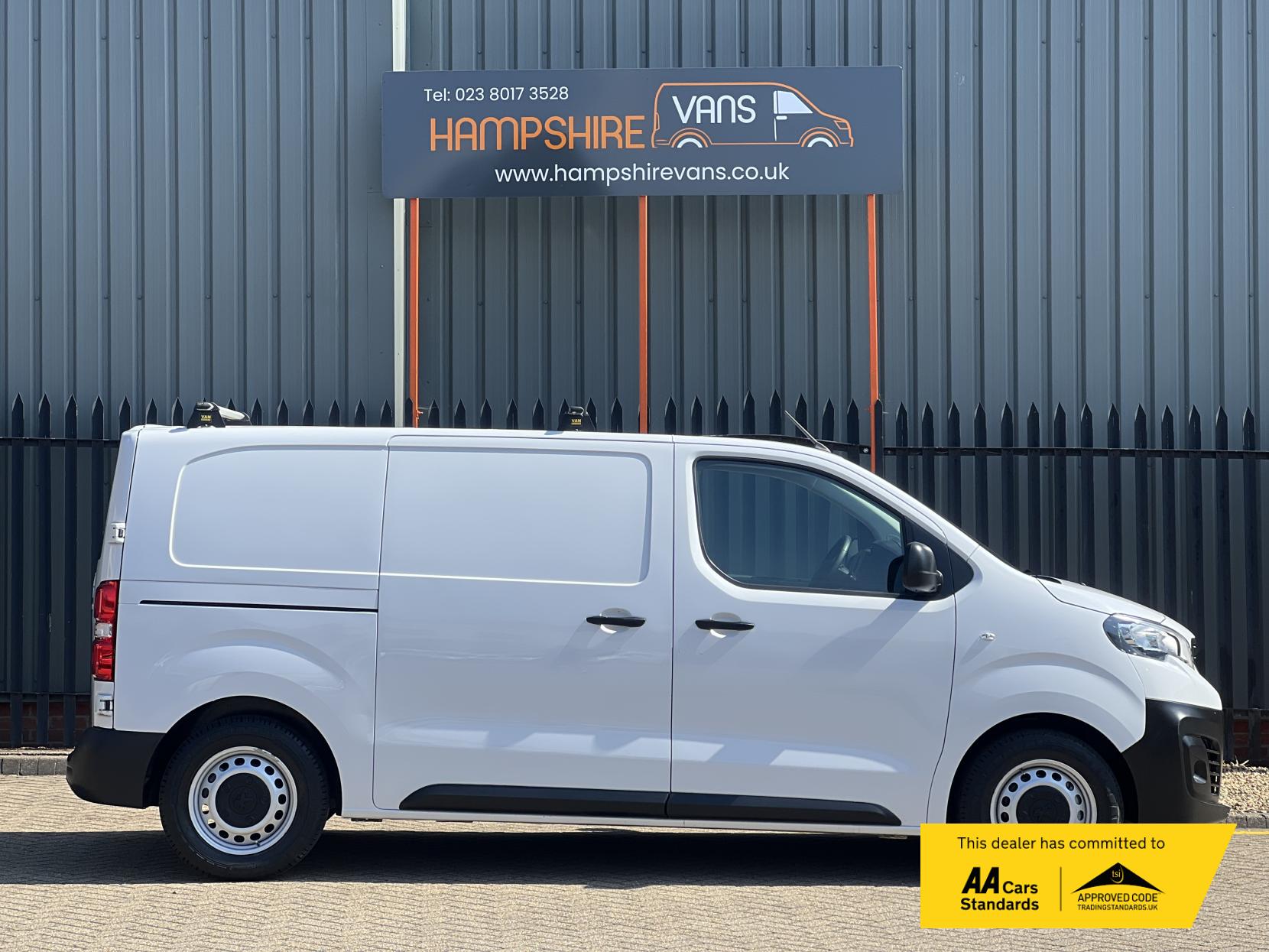 Peugeot e-Expert e 1200 75kWh Professional Standard Panel Van 6dr Electric Auto MWB (136 ps)