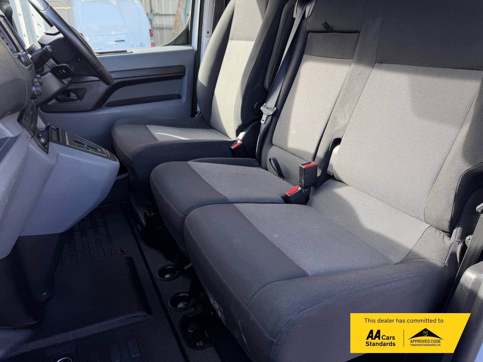 Peugeot e-Expert e 1200 75kWh Professional Standard Panel Van 6dr Electric Auto MWB (136 ps)