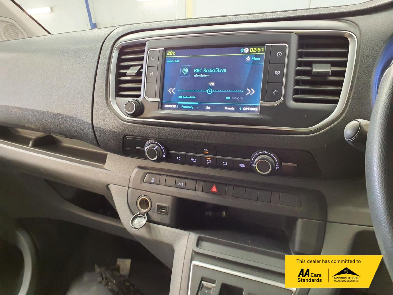 Peugeot e-Expert e 1200 75kWh Professional Standard Panel Van 6dr Electric Auto MWB (136 ps)