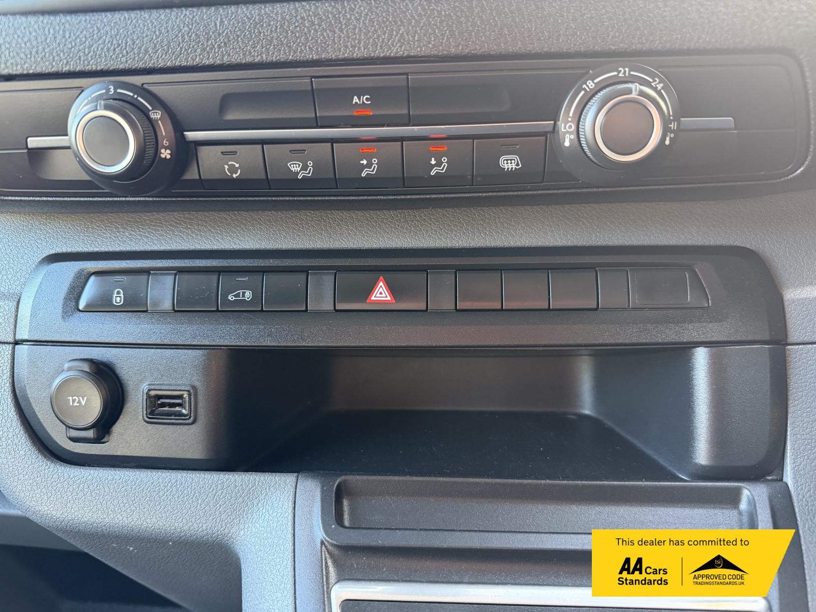 Peugeot e-Expert e 1200 75kWh Professional Standard Panel Van 6dr Electric Auto MWB (136 ps)