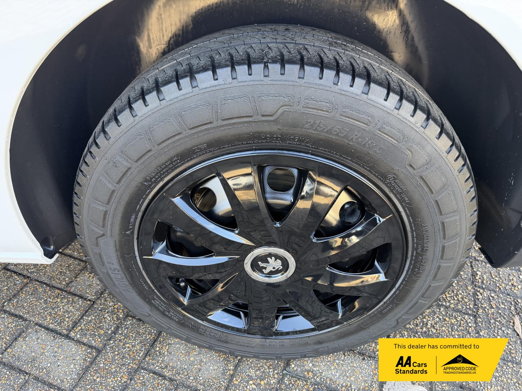 Peugeot e-Expert e 1200 75kWh Professional Standard Panel Van 6dr Electric Auto MWB (136 ps)