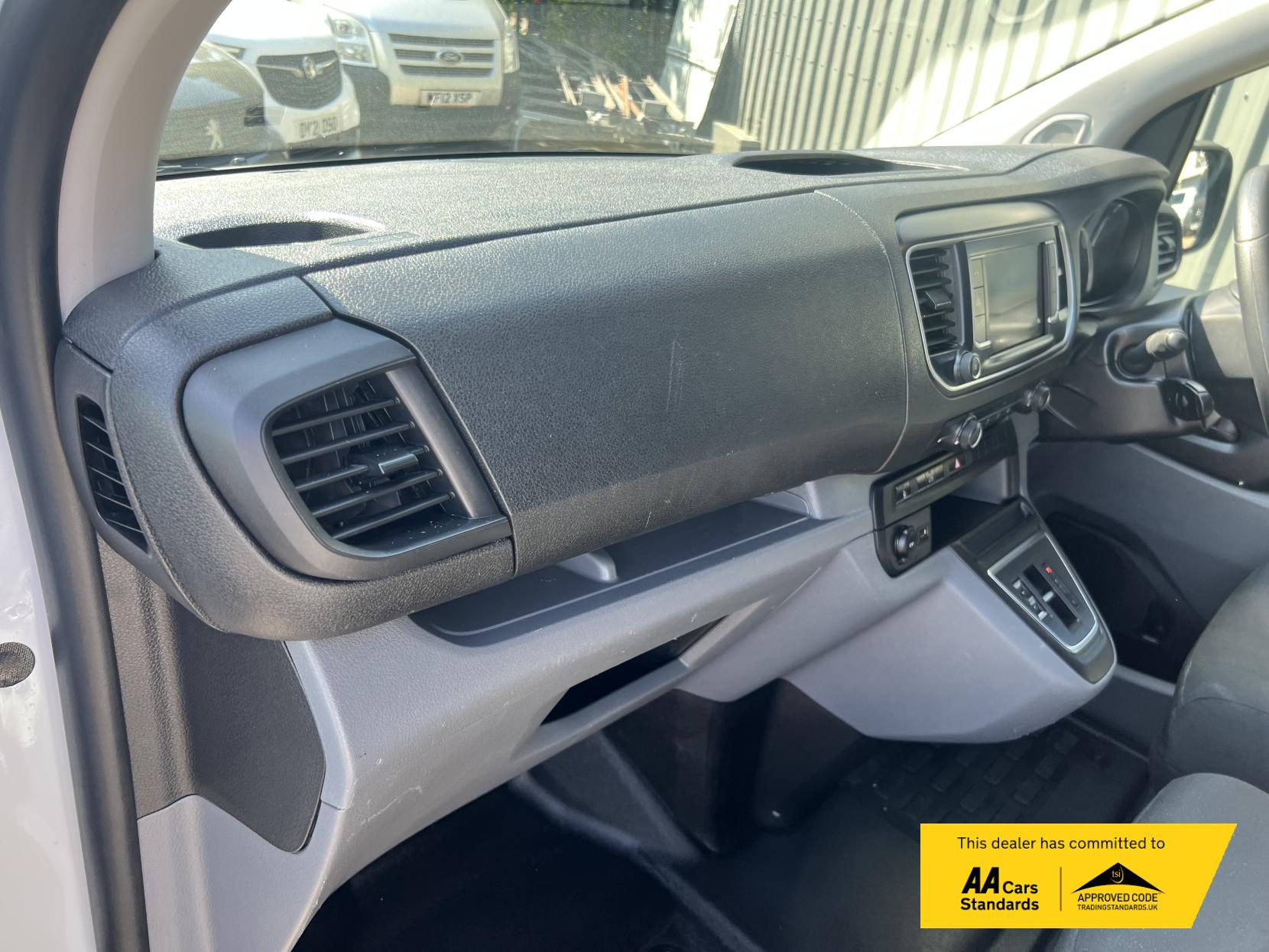 Peugeot e-Expert e 1200 75kWh Professional Standard Panel Van 6dr Electric Auto MWB (136 ps)