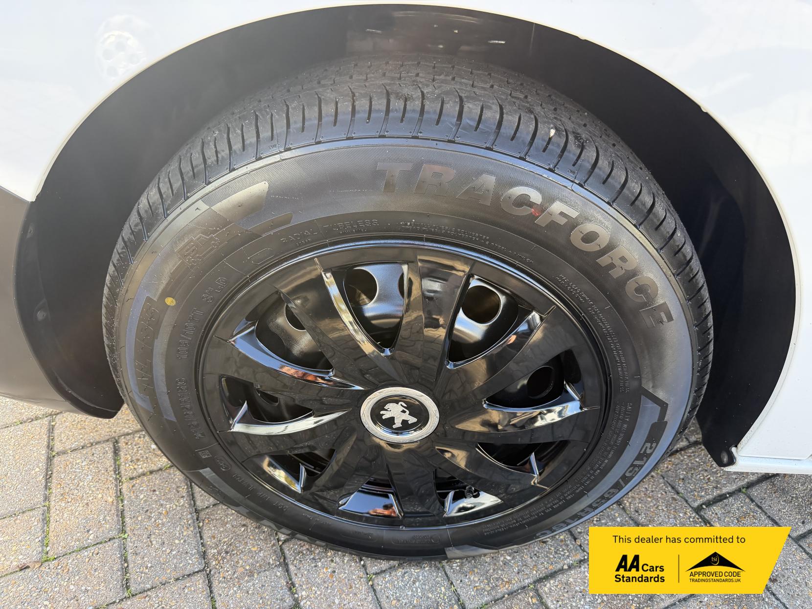 Peugeot e-Expert e 1200 75kWh Professional Standard Panel Van 6dr Electric Auto MWB (136 ps)