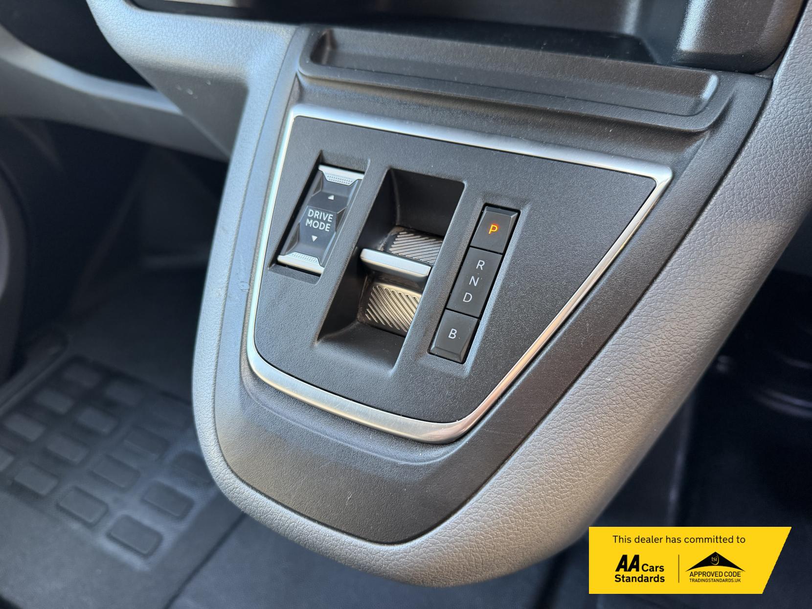 Peugeot e-Expert e 1200 75kWh Professional Standard Panel Van 6dr Electric Auto MWB (136 ps)