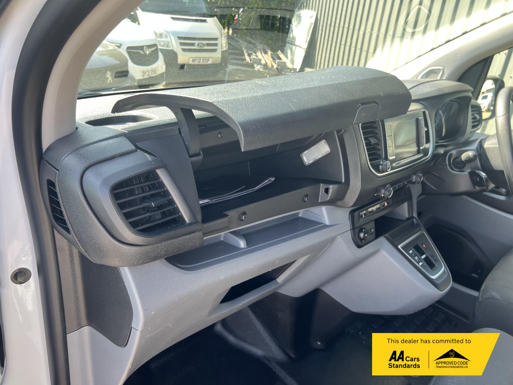 Peugeot e-Expert e 1200 75kWh Professional Standard Panel Van 6dr Electric Auto MWB (136 ps)