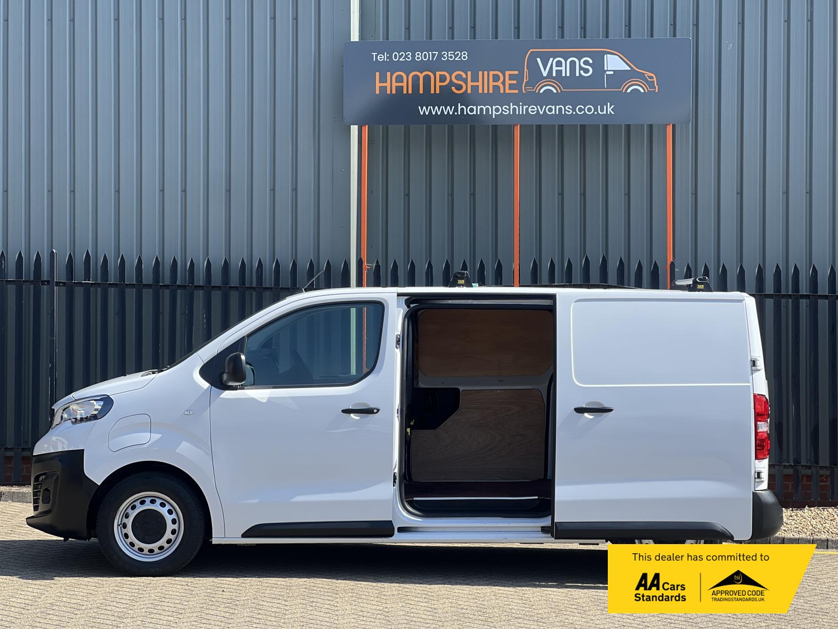 Peugeot e-Expert e 1200 75kWh Professional Standard Panel Van 6dr Electric Auto MWB (136 ps)
