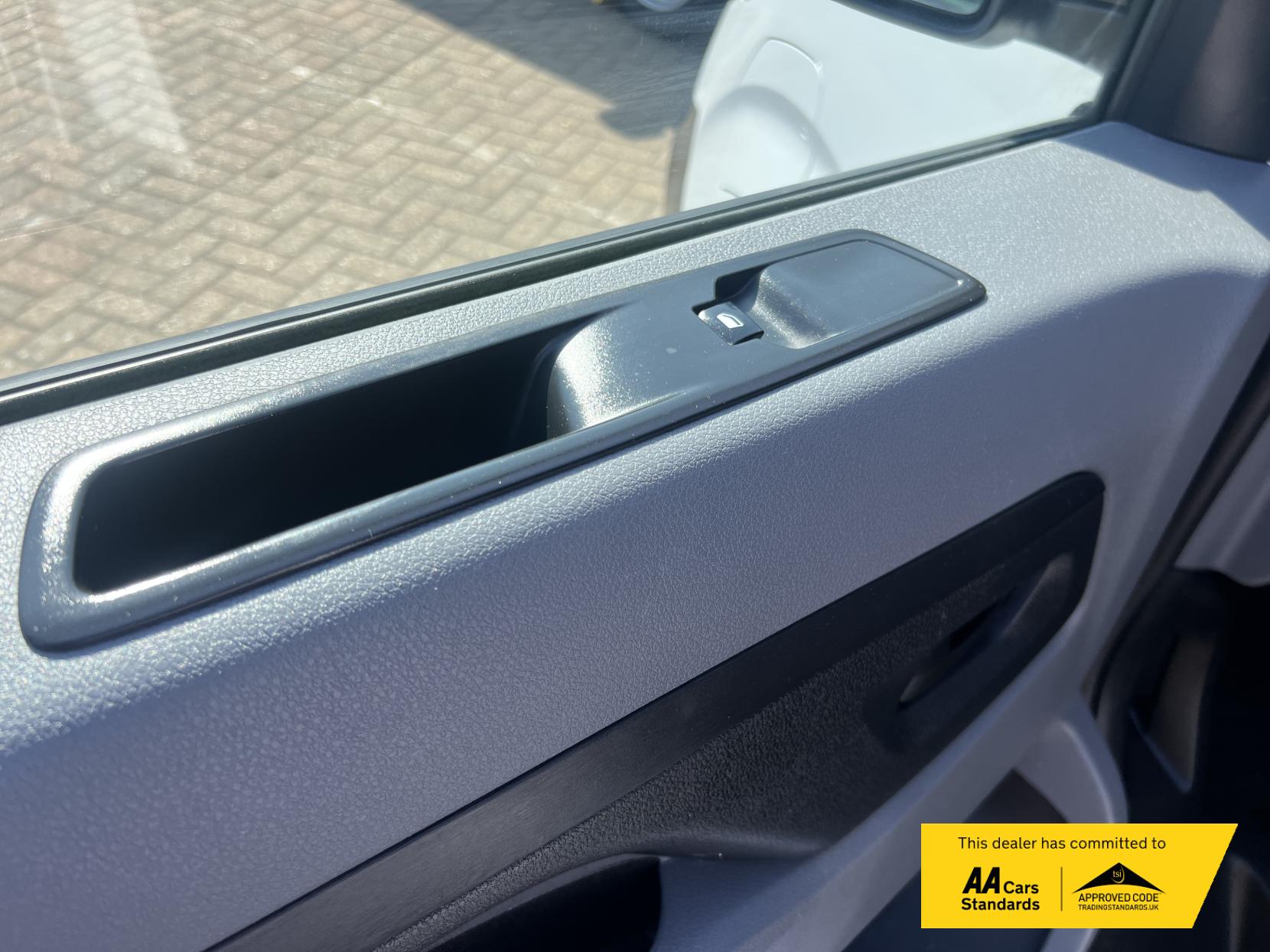Peugeot e-Expert e 1200 75kWh Professional Standard Panel Van 6dr Electric Auto MWB (136 ps)