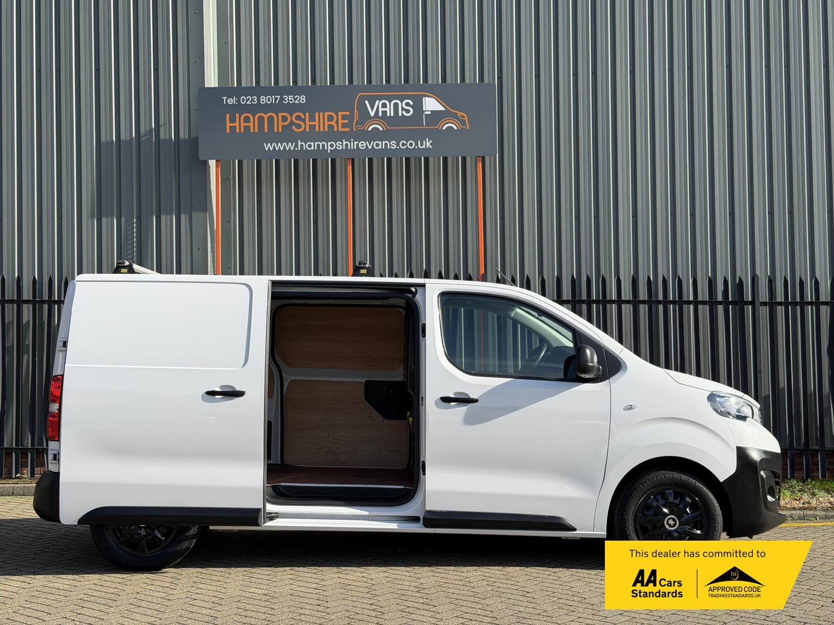 Peugeot e-Expert e 1200 75kWh Professional Standard Panel Van 6dr Electric Auto MWB (136 ps)