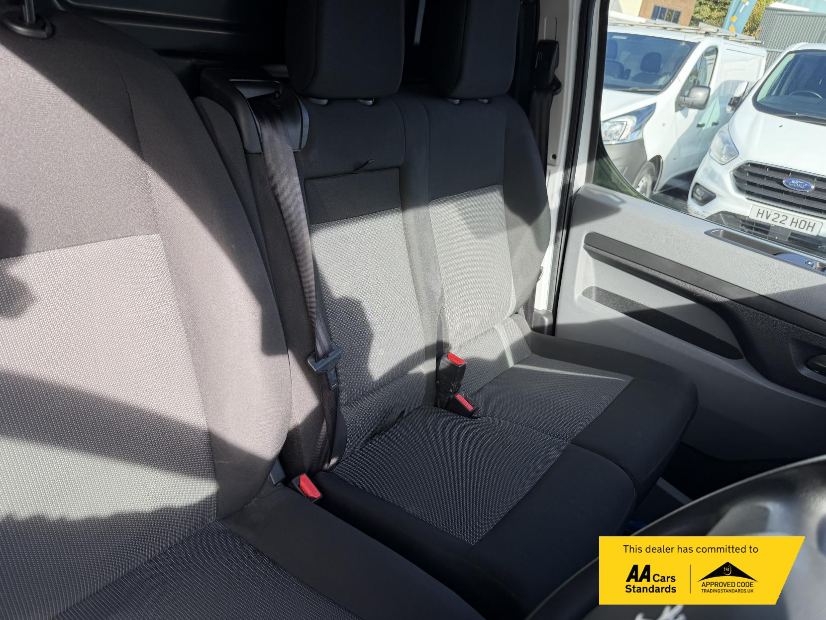 Peugeot e-Expert e 1200 75kWh Professional Standard Panel Van 6dr Electric Auto MWB (136 ps)