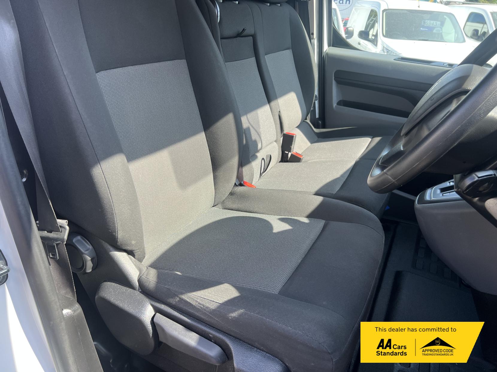 Peugeot e-Expert e 1200 75kWh Professional Standard Panel Van 6dr Electric Auto MWB (136 ps)