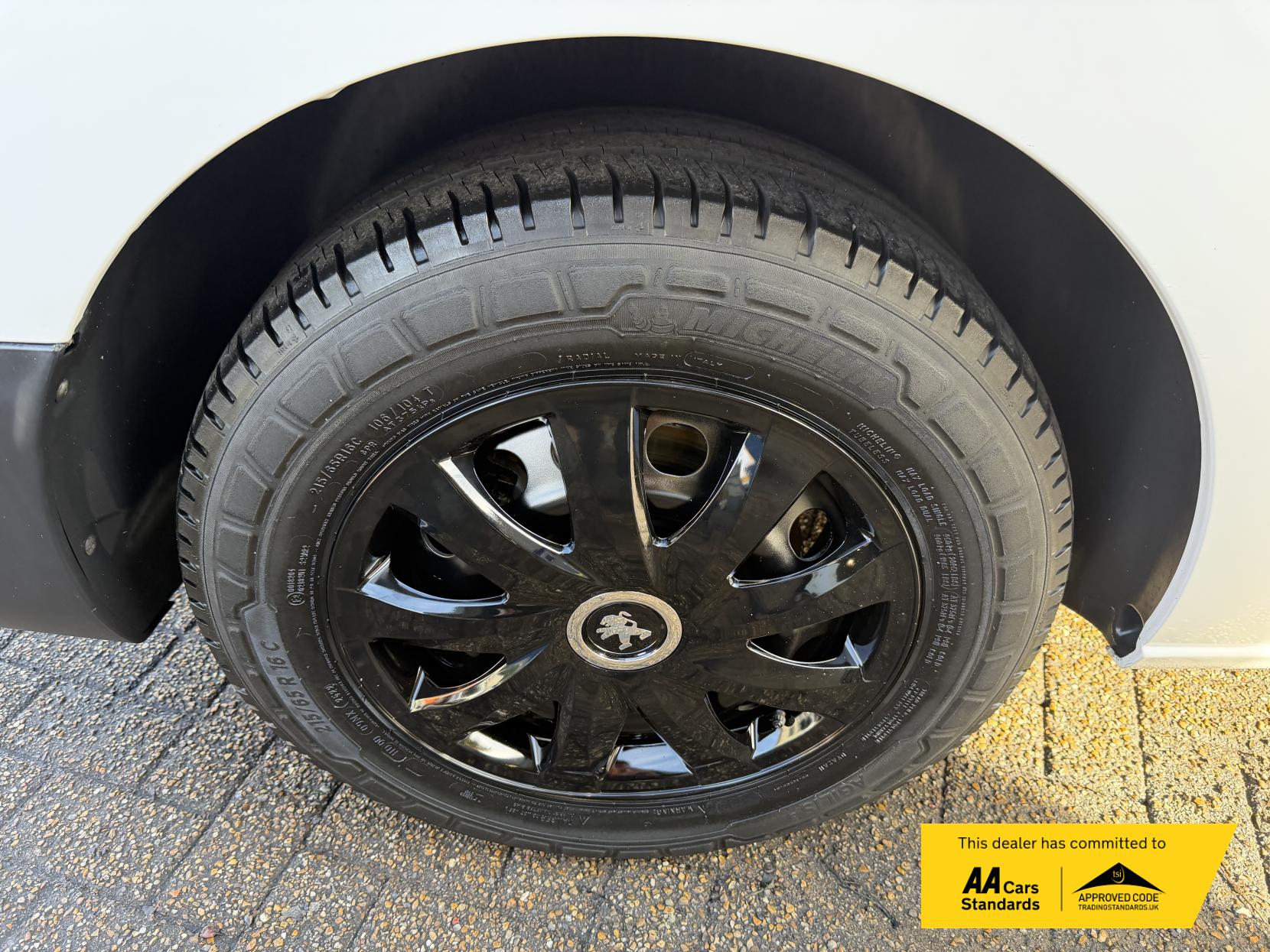 Peugeot e-Expert e 1200 75kWh Professional Standard Panel Van 6dr Electric Auto MWB (136 ps)