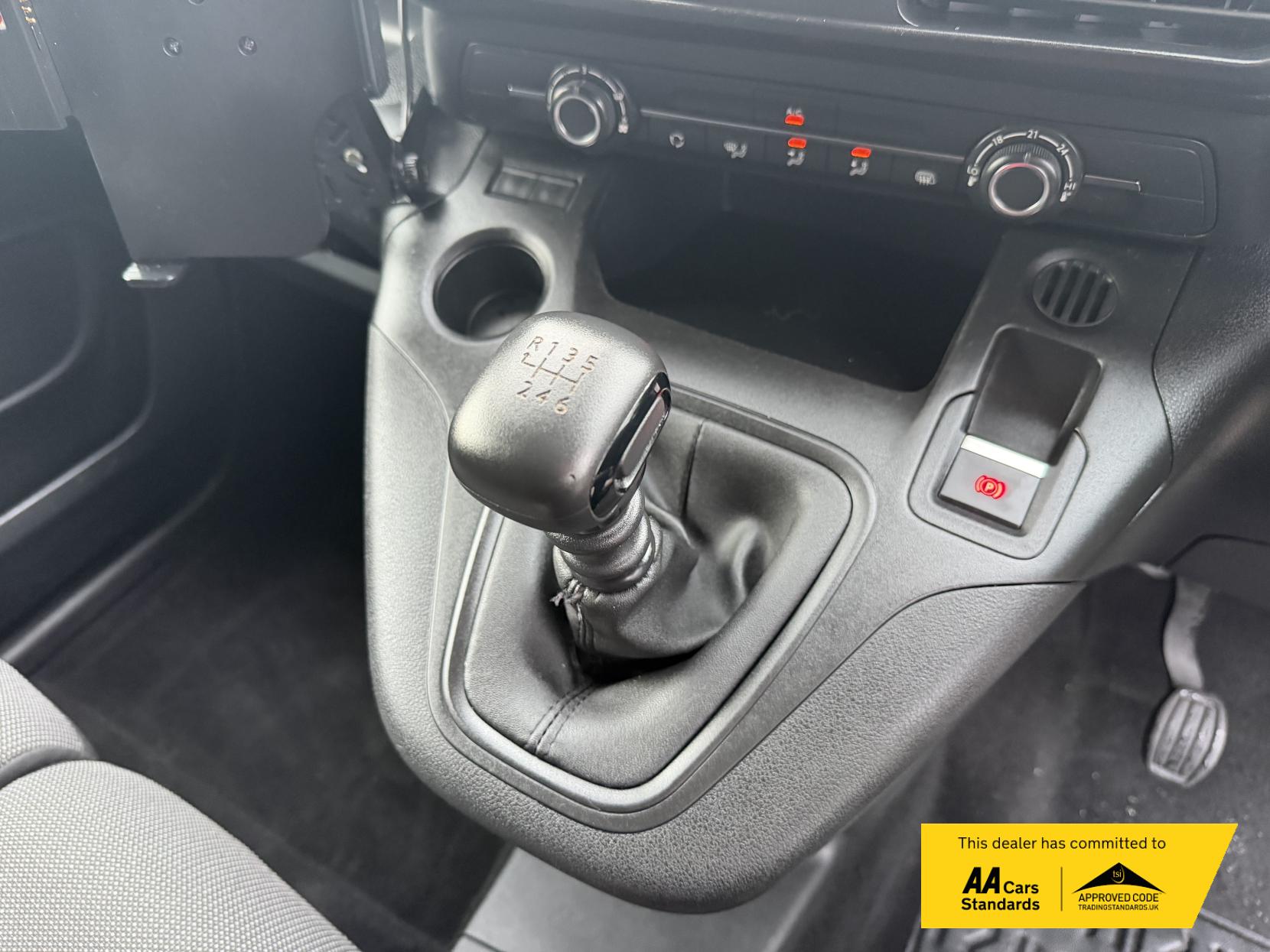 Vauxhall Combo 1.5 Turbo D 2300 Sportive Panel Van 4dr Diesel Manual L2 H1 Euro 6 (100 ps)