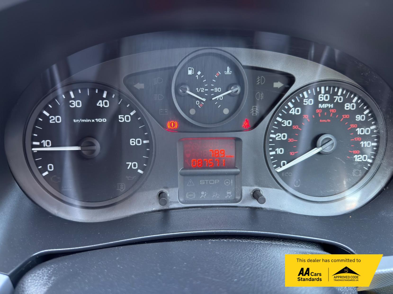 2014 Citroen Berlingo 1.6 HDi 750 LX Panel Van 6dr Diesel Manual L2 (153 g/km, 90 bhp) - Thumbnail 44