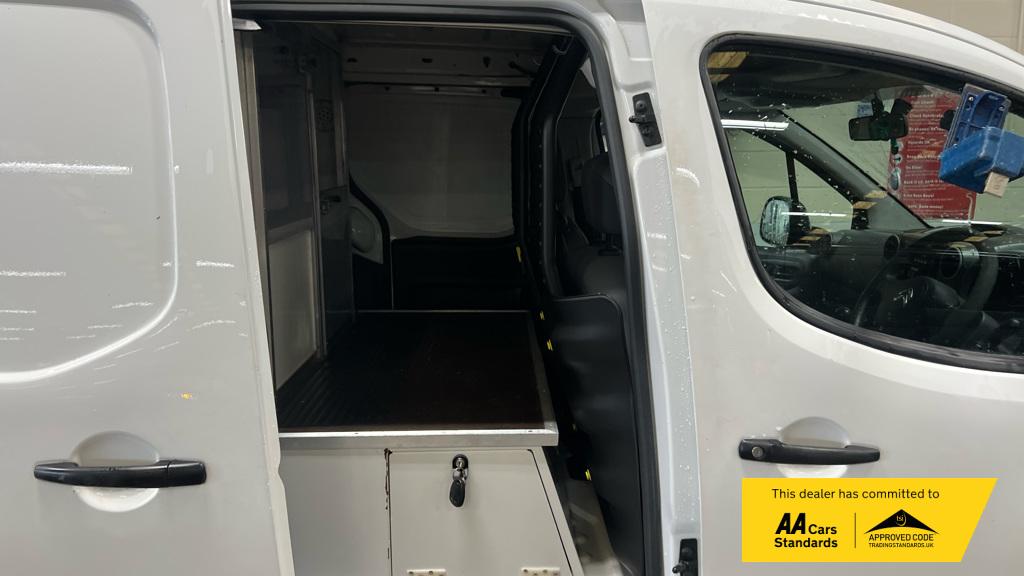 2014 Citroen Berlingo 1.6 HDi 750 LX Panel Van 6dr Diesel Manual L2 (153 g/km, 90 bhp) - Thumbnail 7