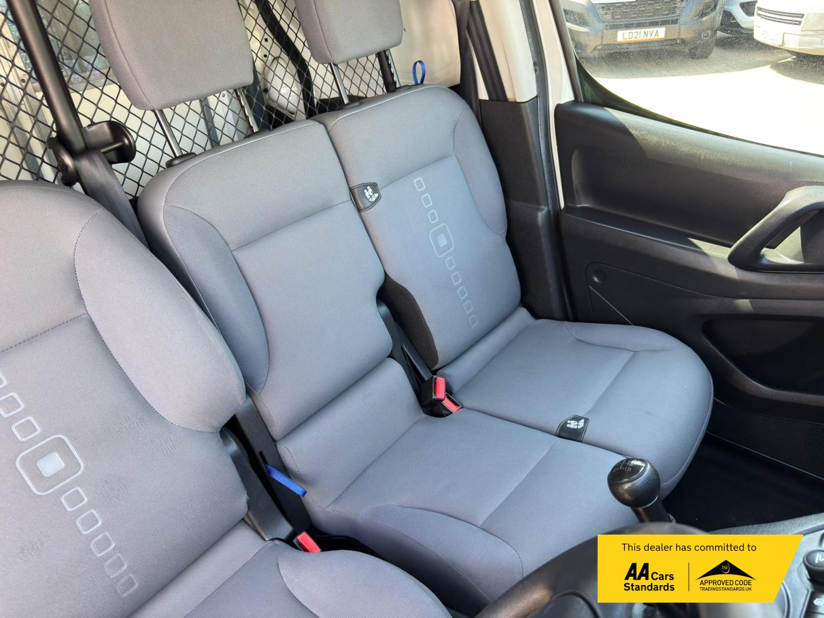 2014 Citroen Berlingo 1.6 HDi 750 LX Panel Van 6dr Diesel Manual L2 (153 g/km, 90 bhp) - Thumbnail 24