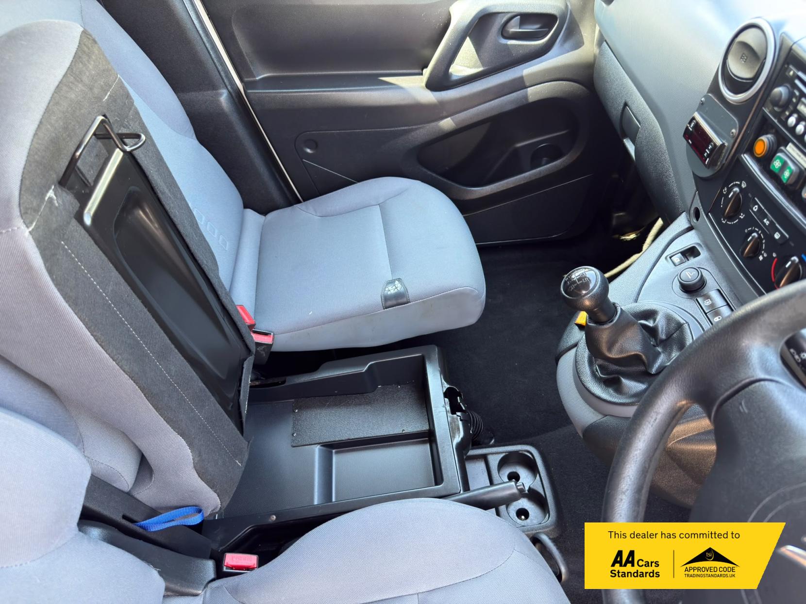 2014 Citroen Berlingo 1.6 HDi 750 LX Panel Van 6dr Diesel Manual L2 (153 g/km, 90 bhp) - Thumbnail 26