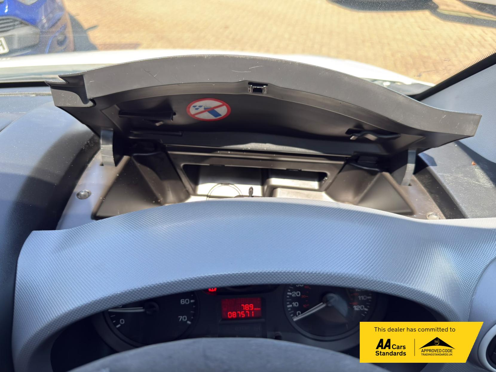 2014 Citroen Berlingo 1.6 HDi 750 LX Panel Van 6dr Diesel Manual L2 (153 g/km, 90 bhp) - Thumbnail 47
