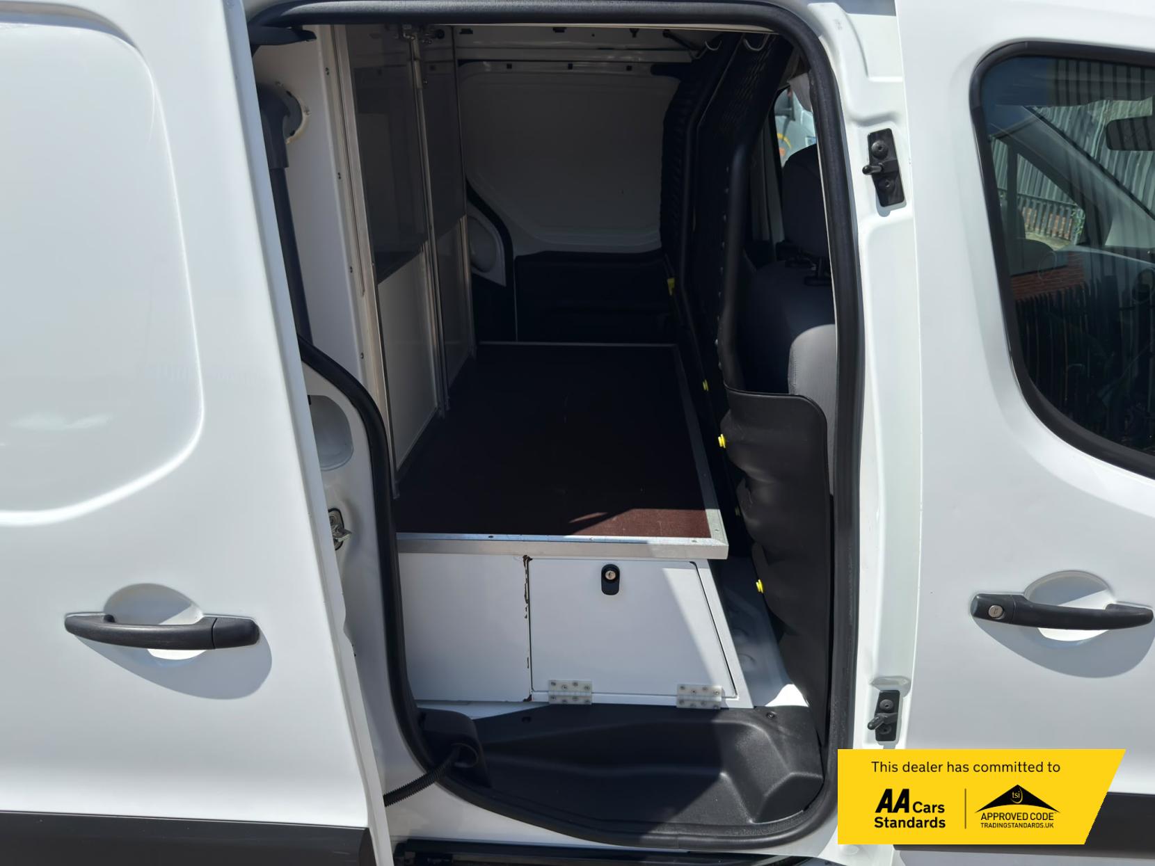 2014 Citroen Berlingo 1.6 HDi 750 LX Panel Van 6dr Diesel Manual L2 (153 g/km, 90 bhp) - Thumbnail 7