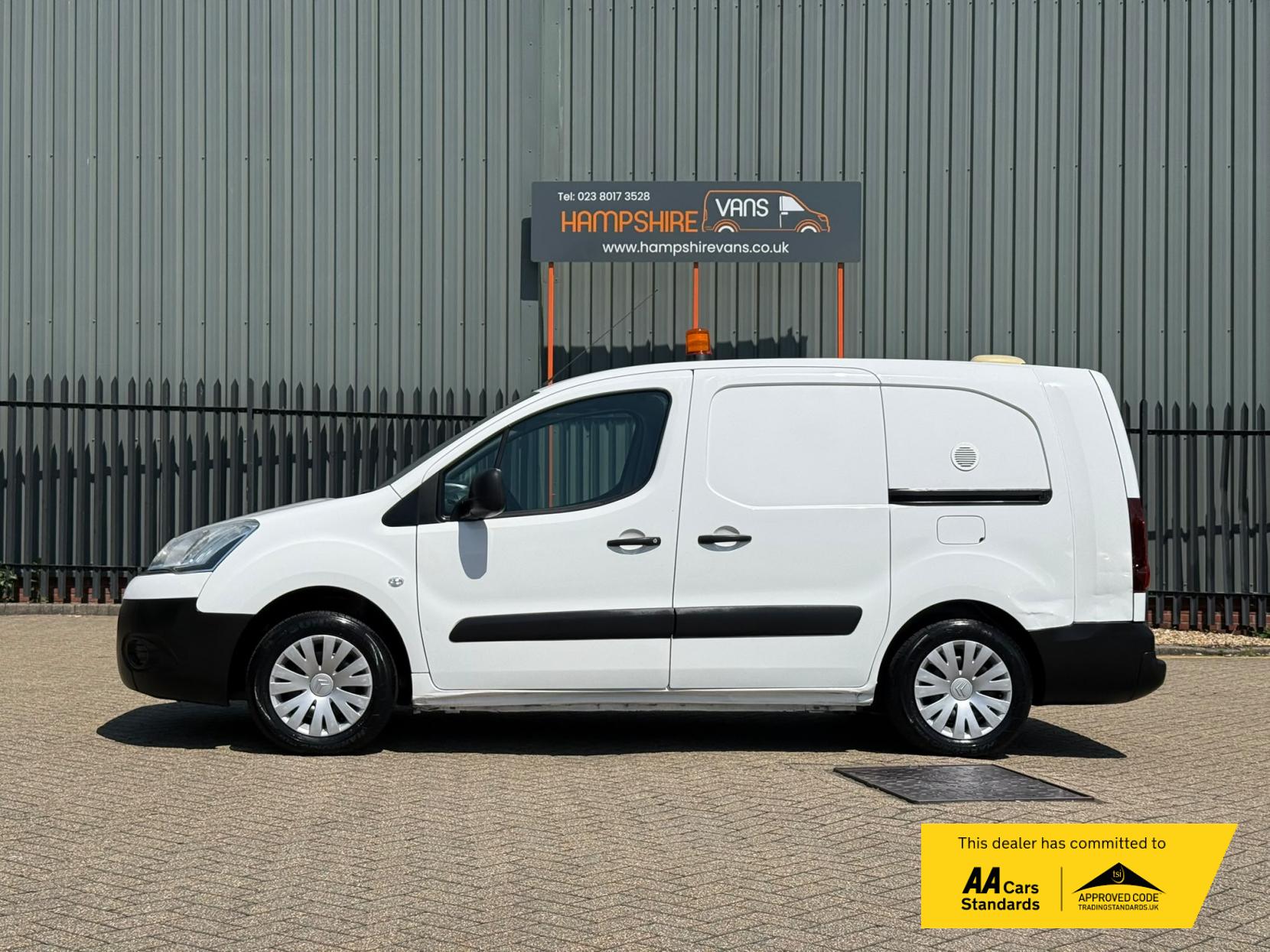 2014 Citroen Berlingo 1.6 HDi 750 LX Panel Van 6dr Diesel Manual L2 (153 g/km, 90 bhp) - Thumbnail 8