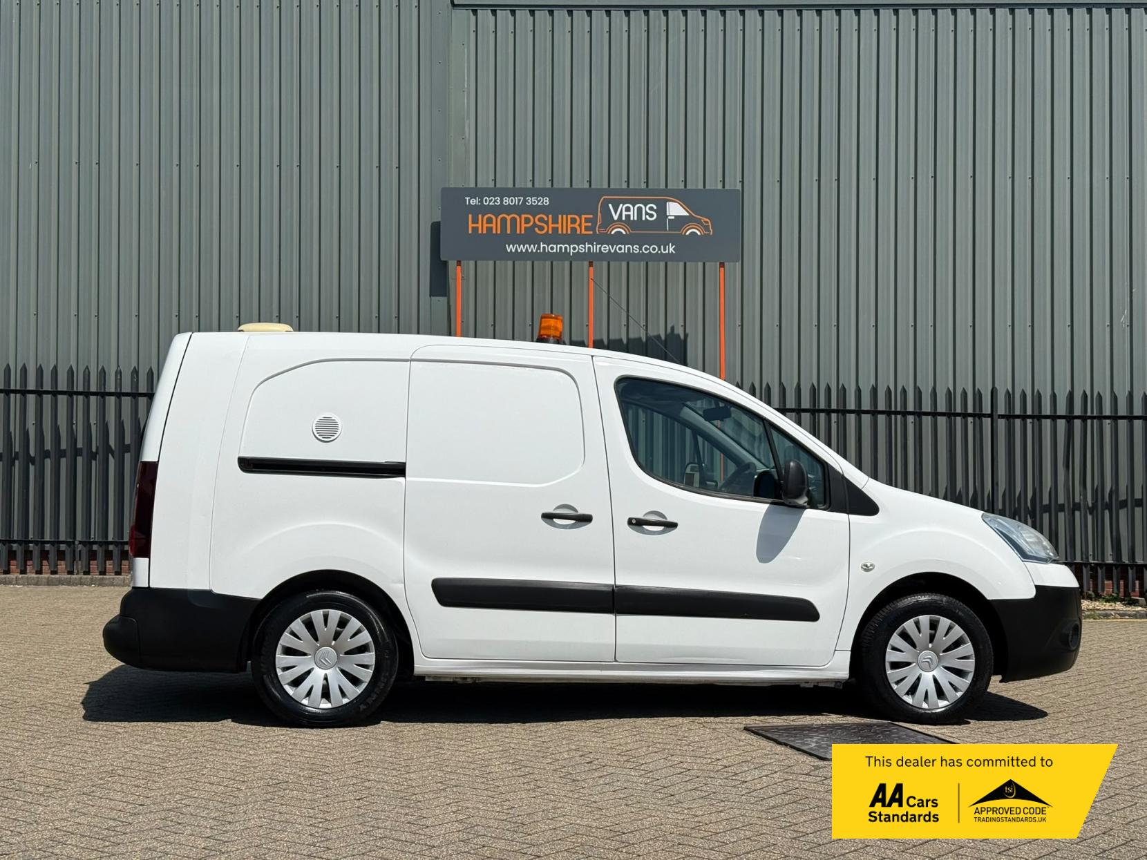 2014 Citroen Berlingo 1.6 HDi 750 LX Panel Van 6dr Diesel Manual L2 (153 g/km, 90 bhp) - Thumbnail 5