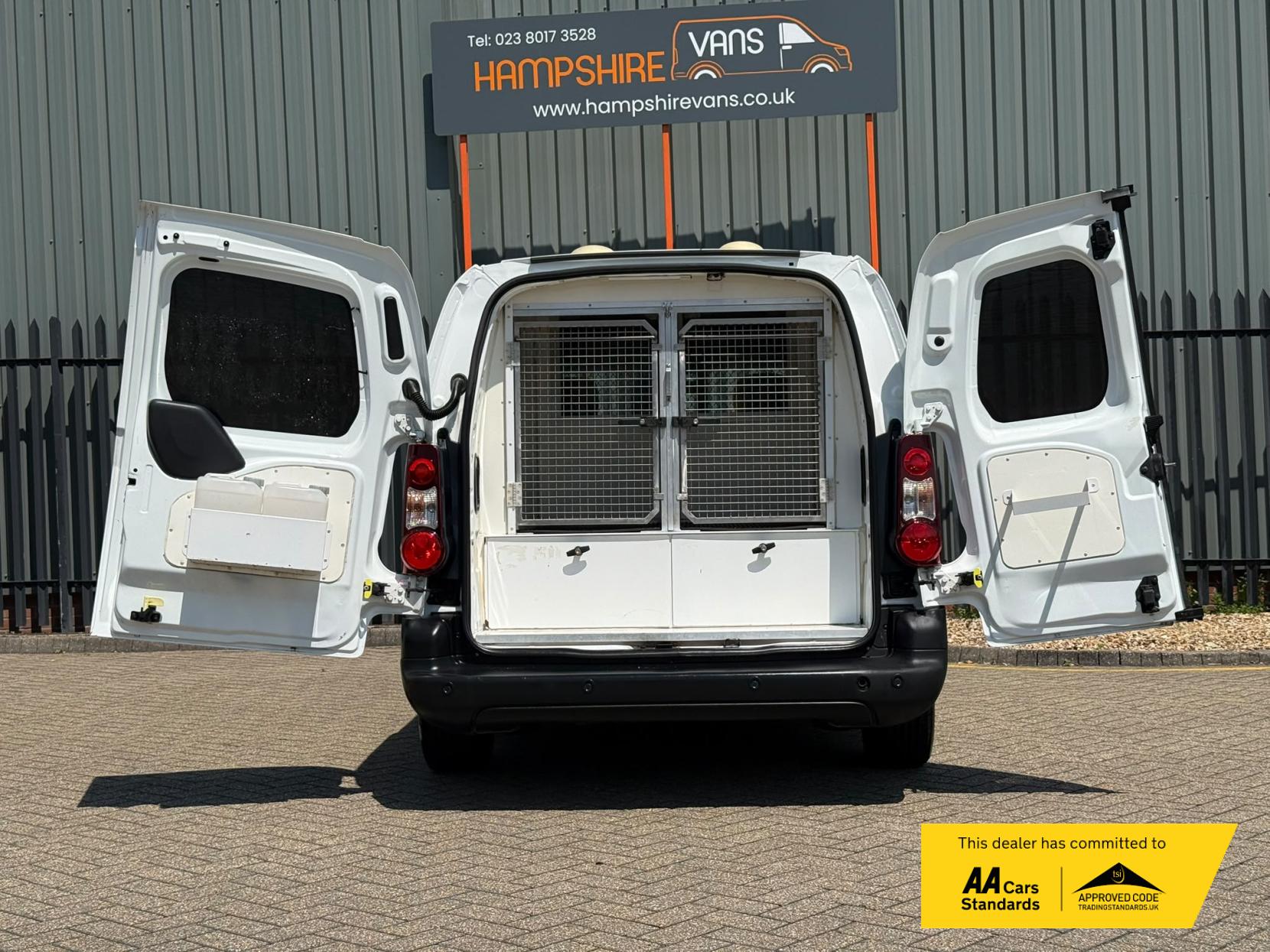 2014 Citroen Berlingo 1.6 HDi 750 LX Panel Van 6dr Diesel Manual L2 (153 g/km, 90 bhp) - Thumbnail 18