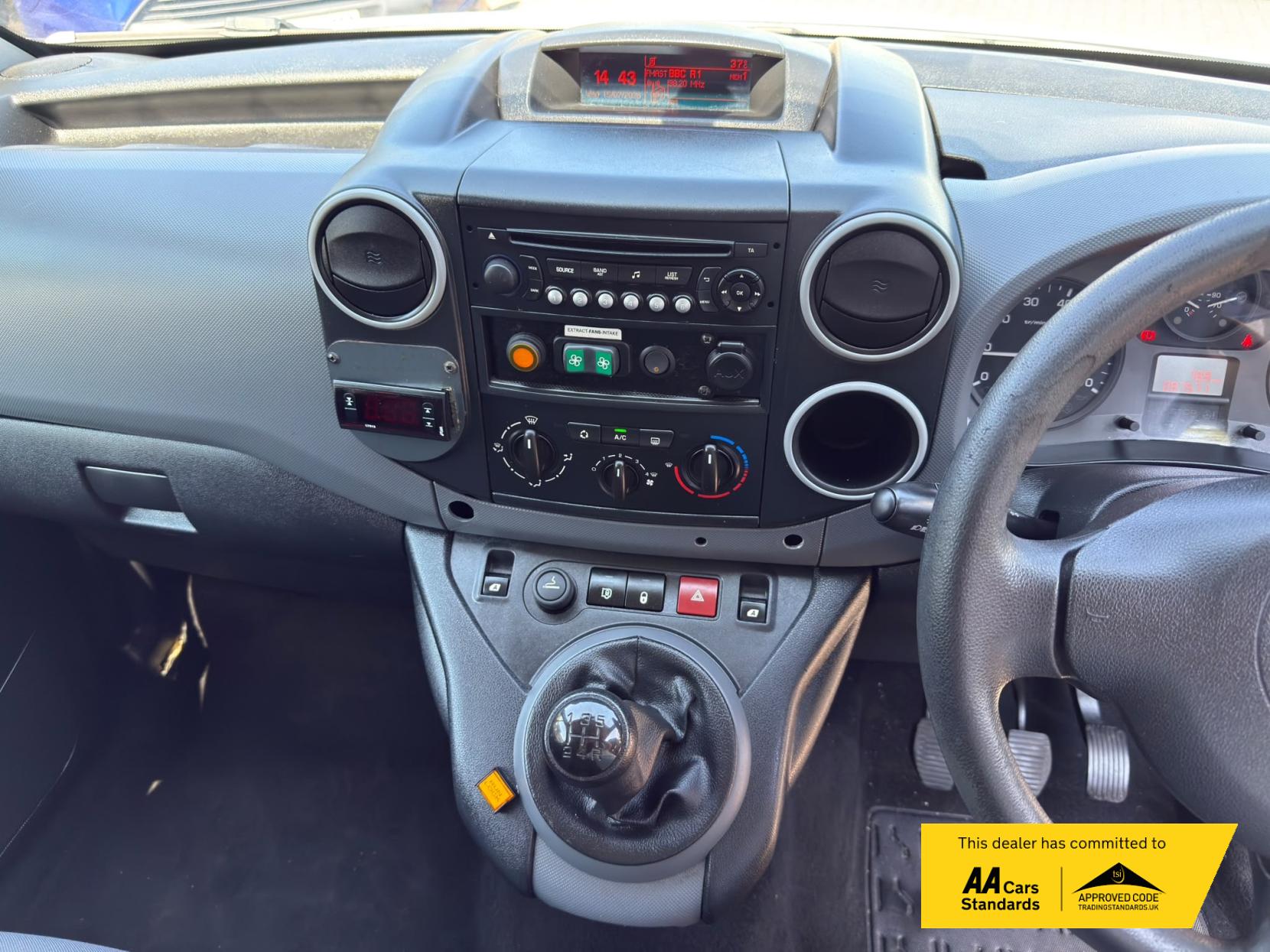 2014 Citroen Berlingo 1.6 HDi 750 LX Panel Van 6dr Diesel Manual L2 (153 g/km, 90 bhp) - Thumbnail 35